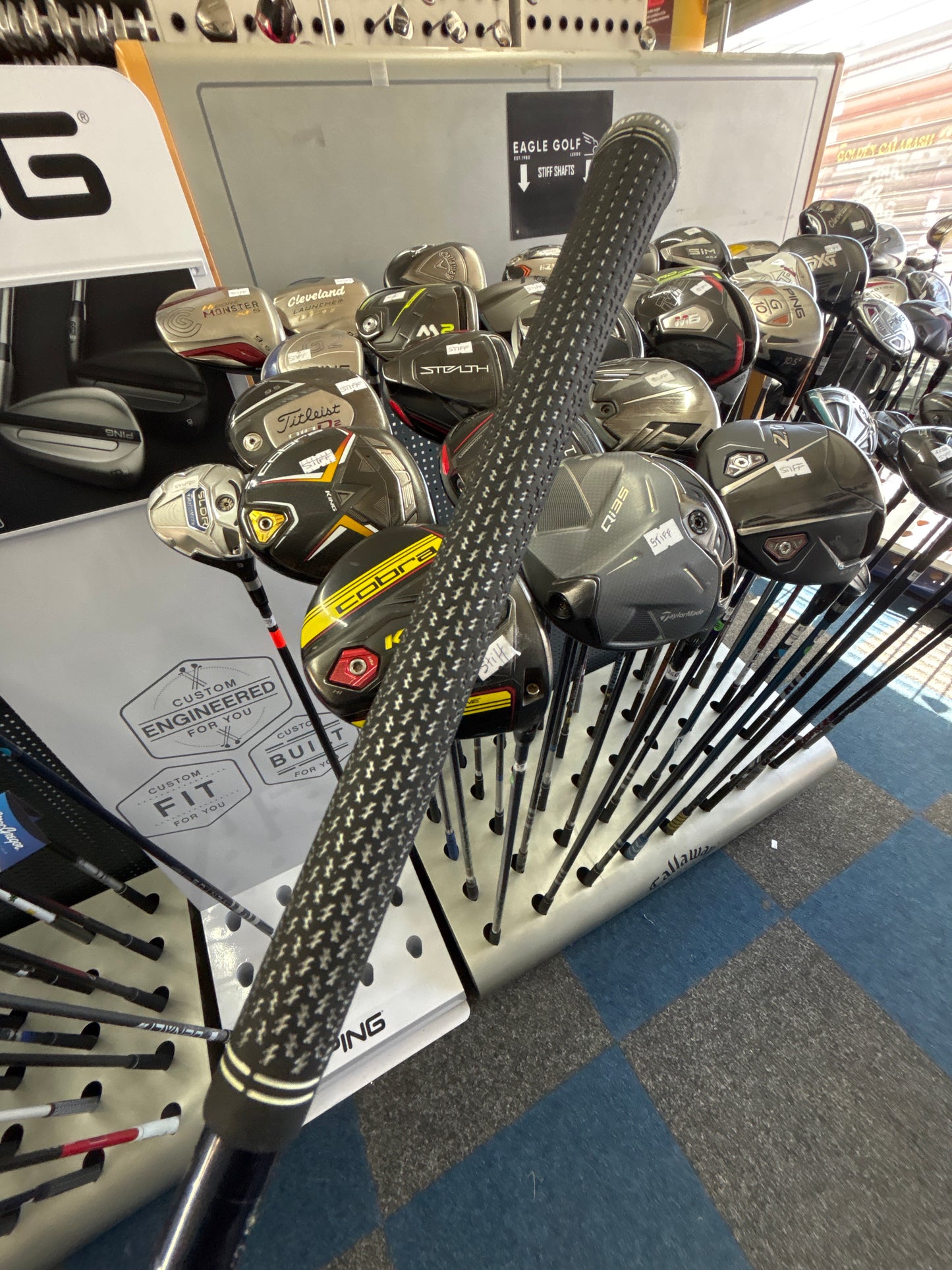 Taylormade SIM 2 MAX 4 Hybrid (STIFF FLEX)