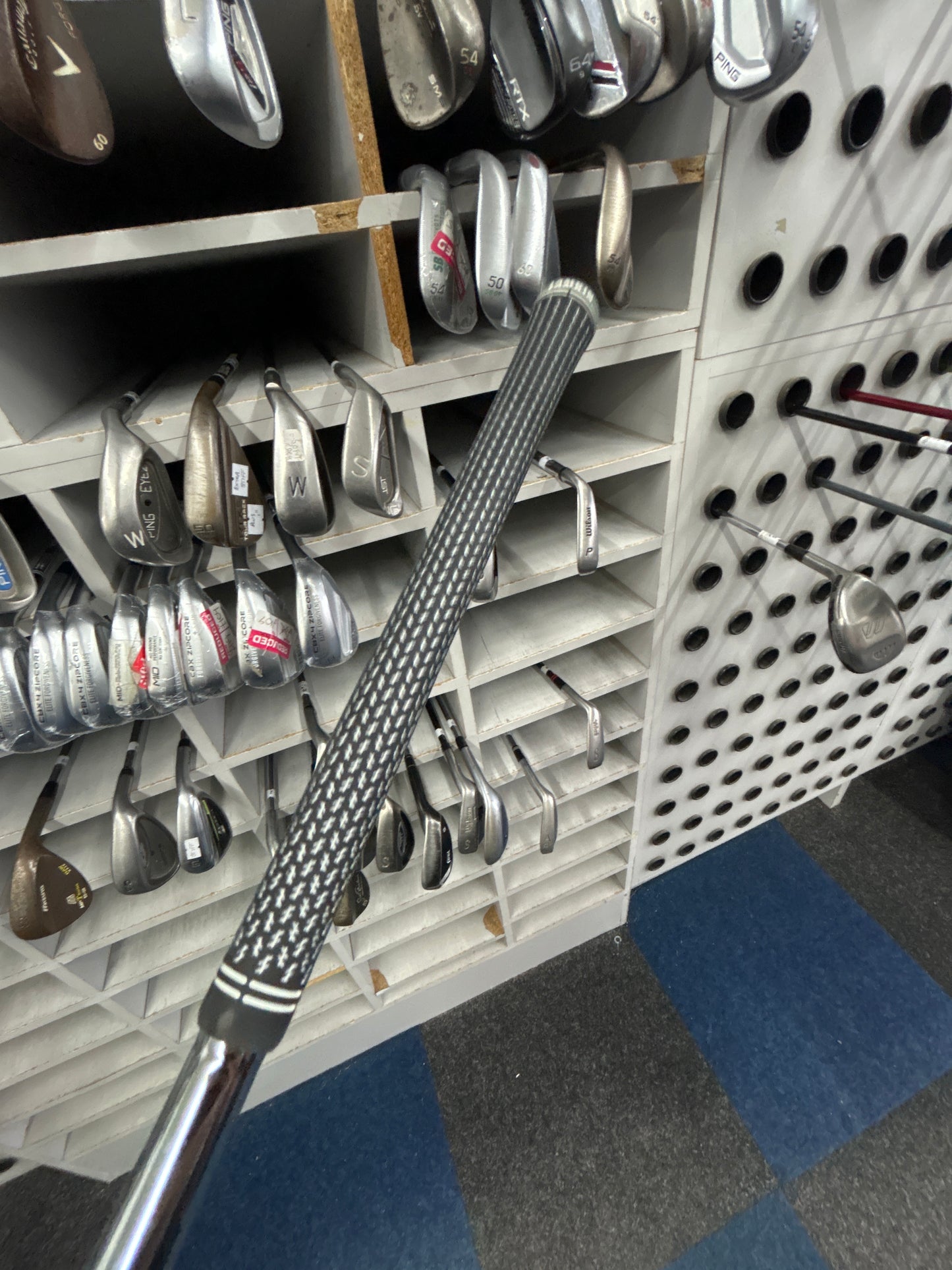 TAYLORMADE SIM2 MAX 8 Iron (Regular Flex)