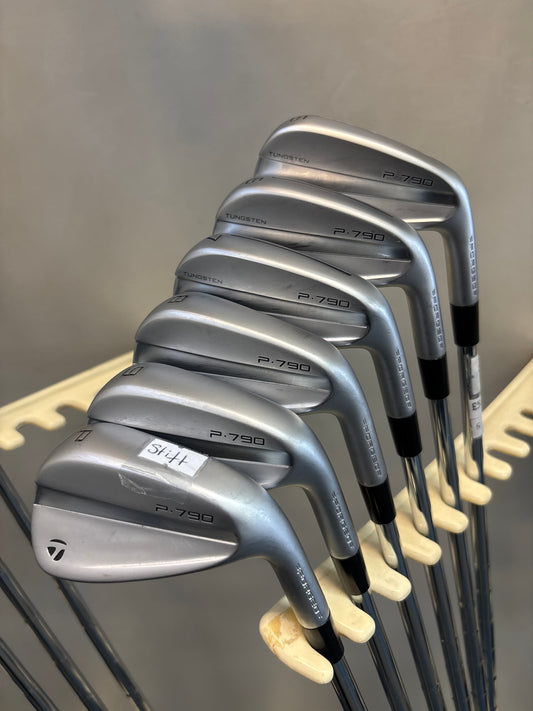 Taylormade P790 Forged (5-PW STIFF FLEX)