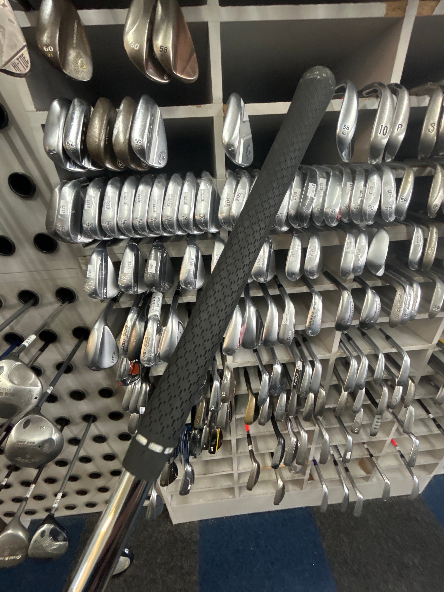 Cobra AMP CELL-S 4 IRON (REGULAR FLEX)