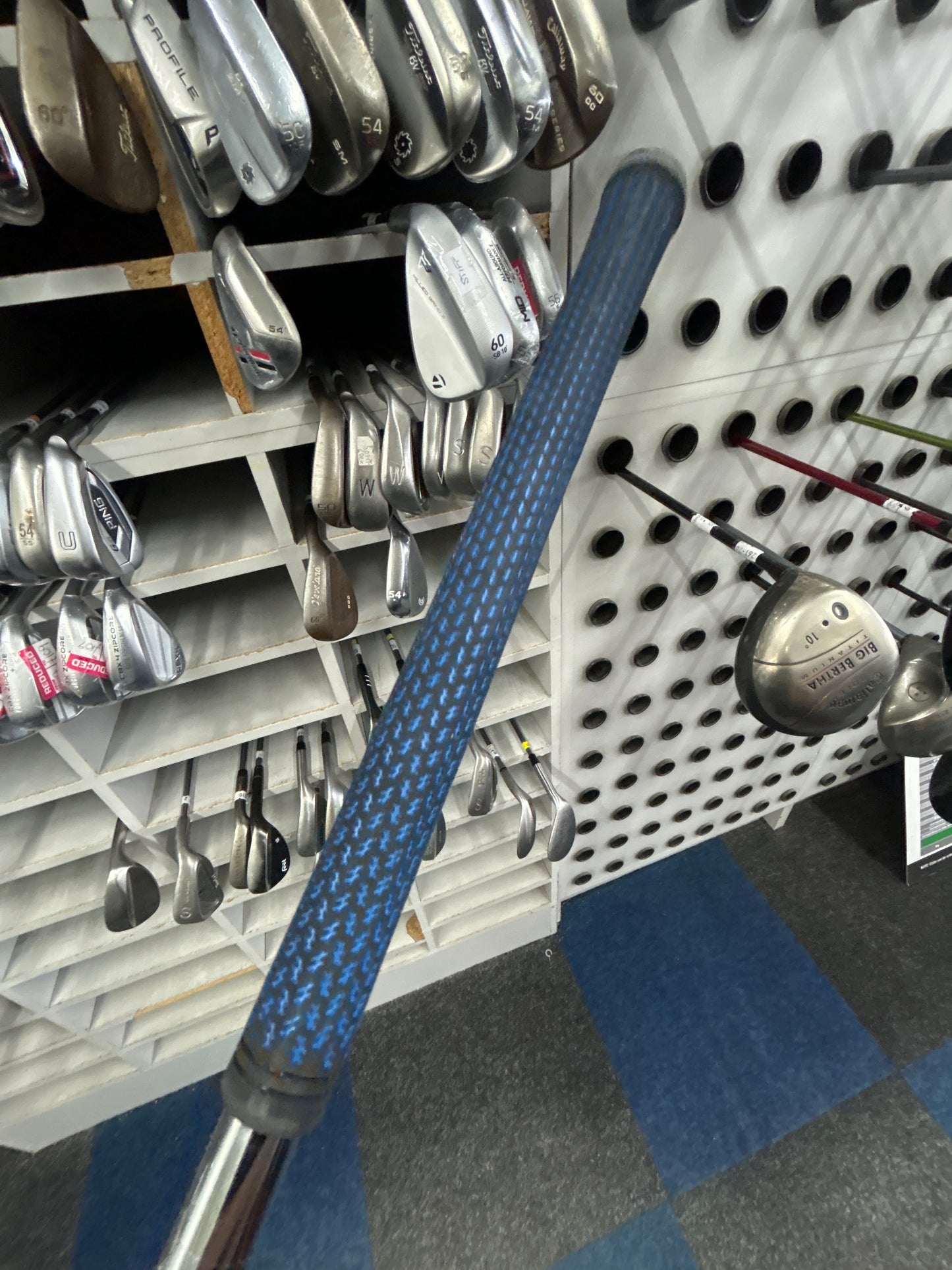 TaylorMade MILLED GRIND 3 52 DEGREE (09 DEGREES OF BOUNCE) (LH)