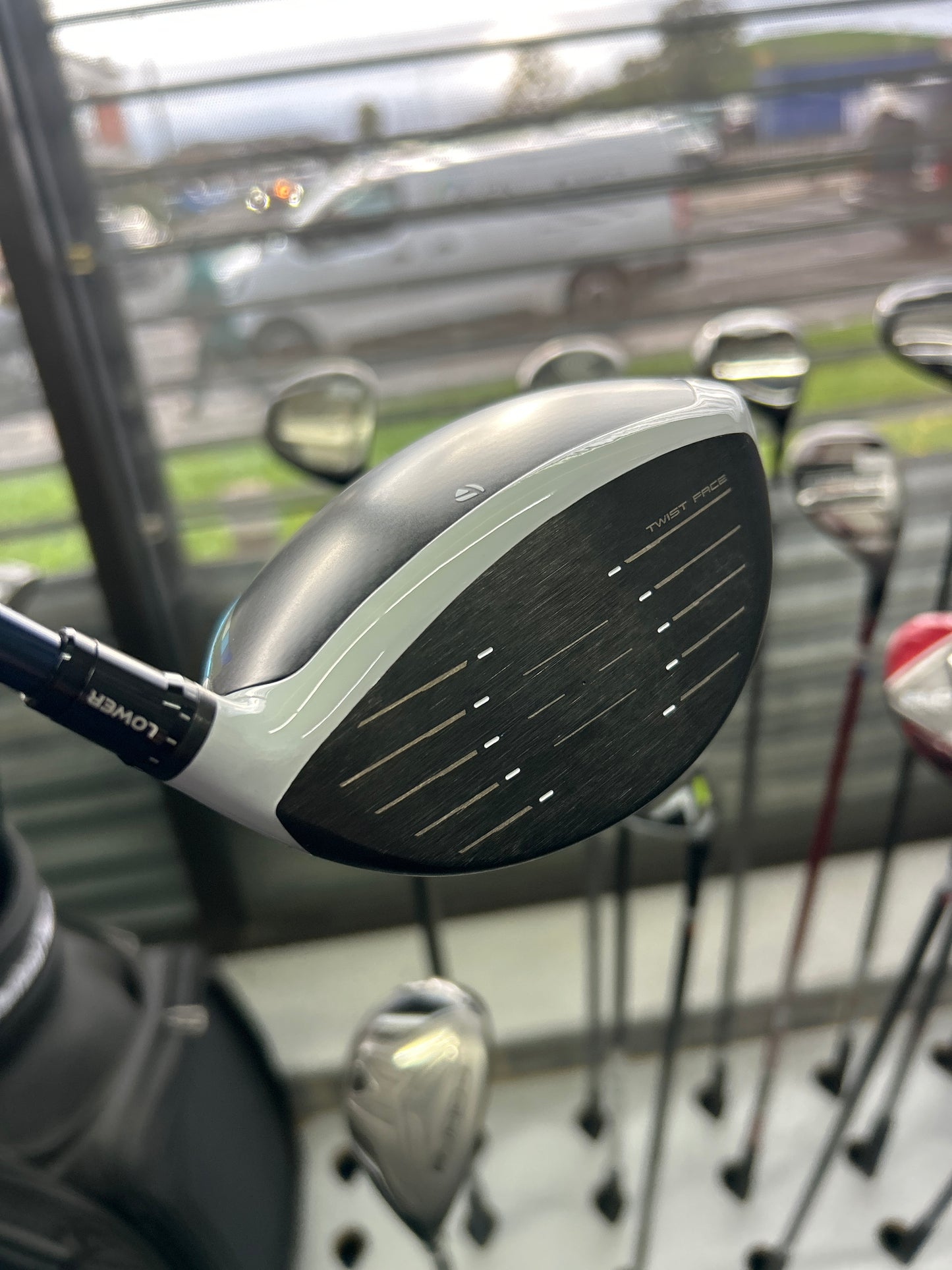 TAYLORMADE SIM 2 MAX 10.5 DEGREE (STIFF FLEX)