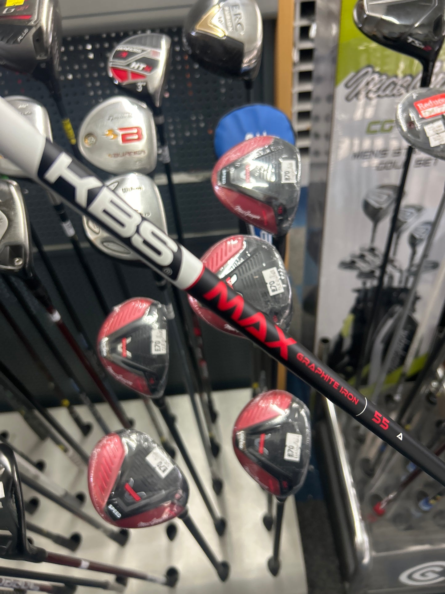 Wilson Staff DYNRPWR 4 HYBRID (SOFT REGULAR FLEX)