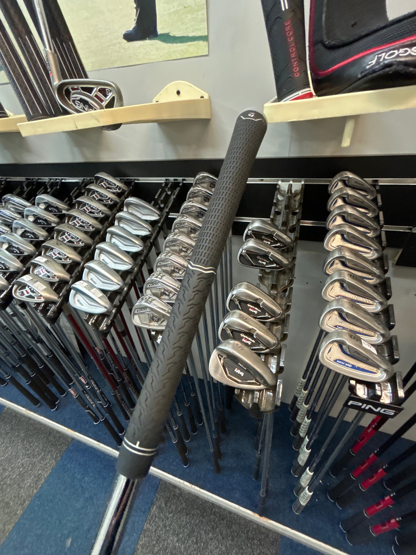 Taylormade M4 (6-SW Regular FLEX)