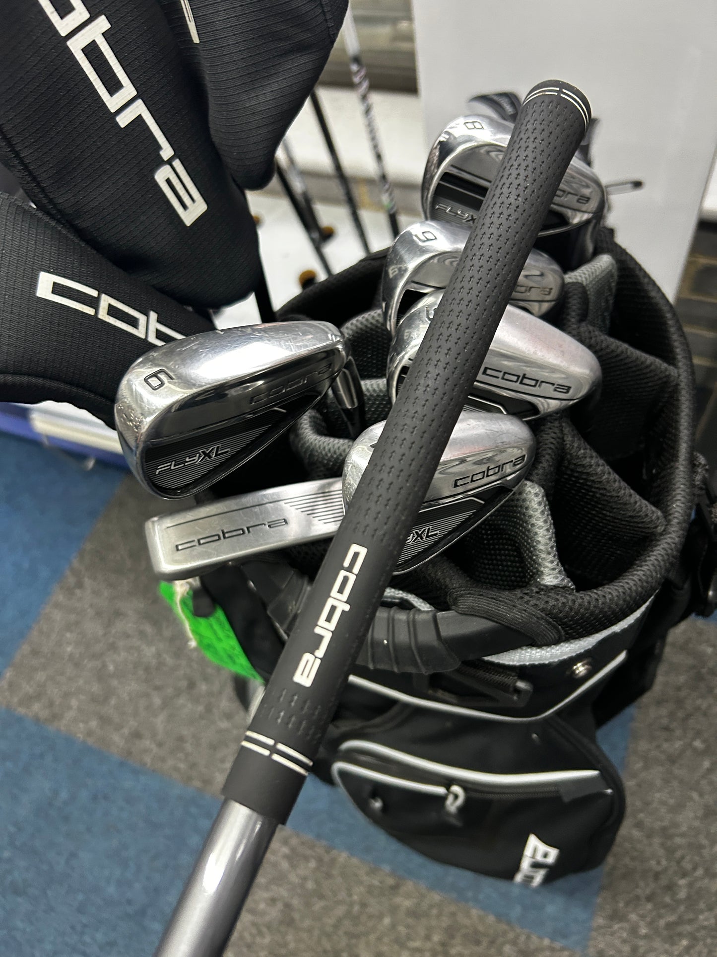 COBRA XL 11 PIECE PACKAGE SET (SECOND HAND) (Graphite Shafts)