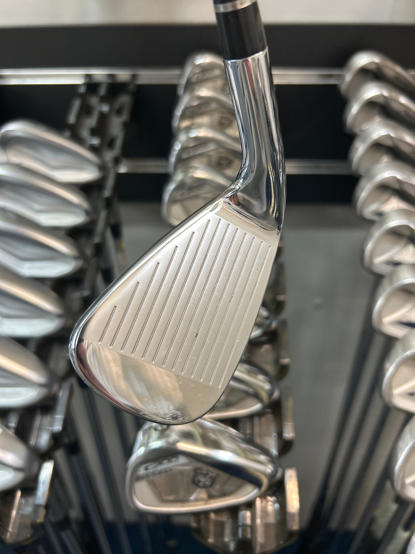 WILSON STAFF C300 (3-PW REGULAR FLEX)
