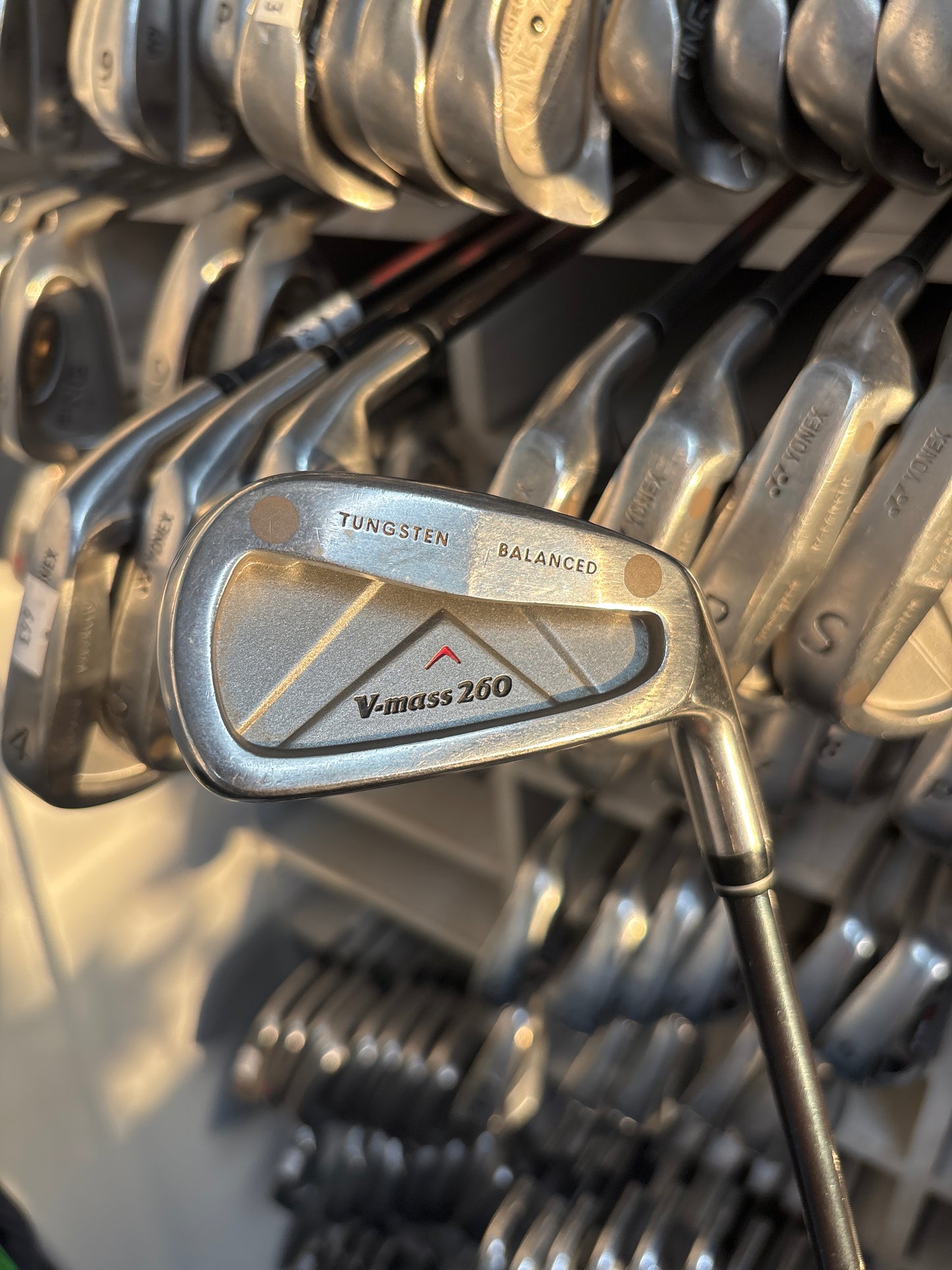 YONEX V-MASS 260 (4-SW REGULAR GRAPHITE FLEX)