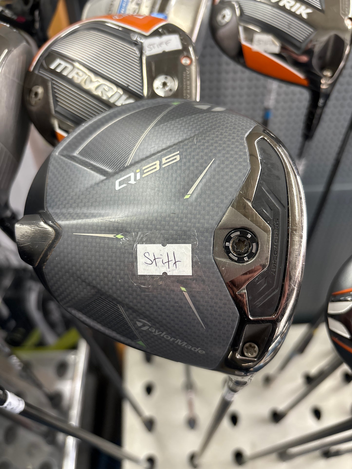 Taylormade QI35 9.0 DEGREE (STIFF FLEX)