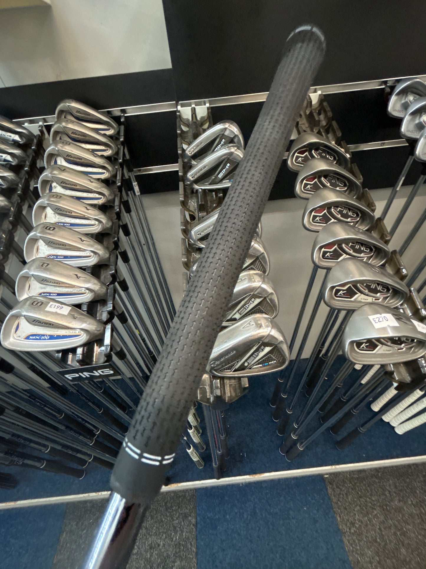 TAYLORMADE SIM2 MAX (5-GAP, Regular Flex)