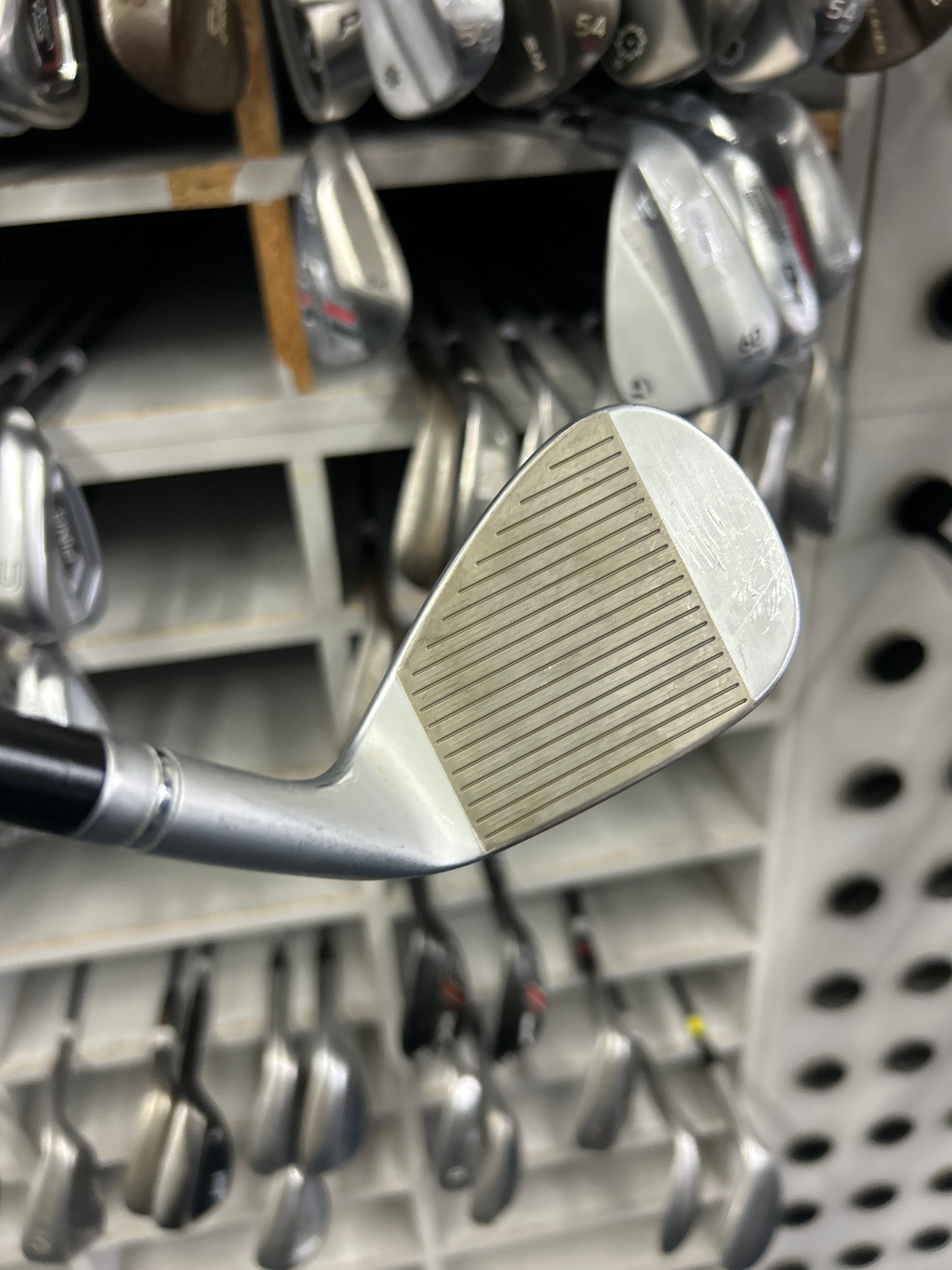 TaylorMade MILLED GRIND 3 52 DEGREE (09 DEGREES OF BOUNCE) (LH)