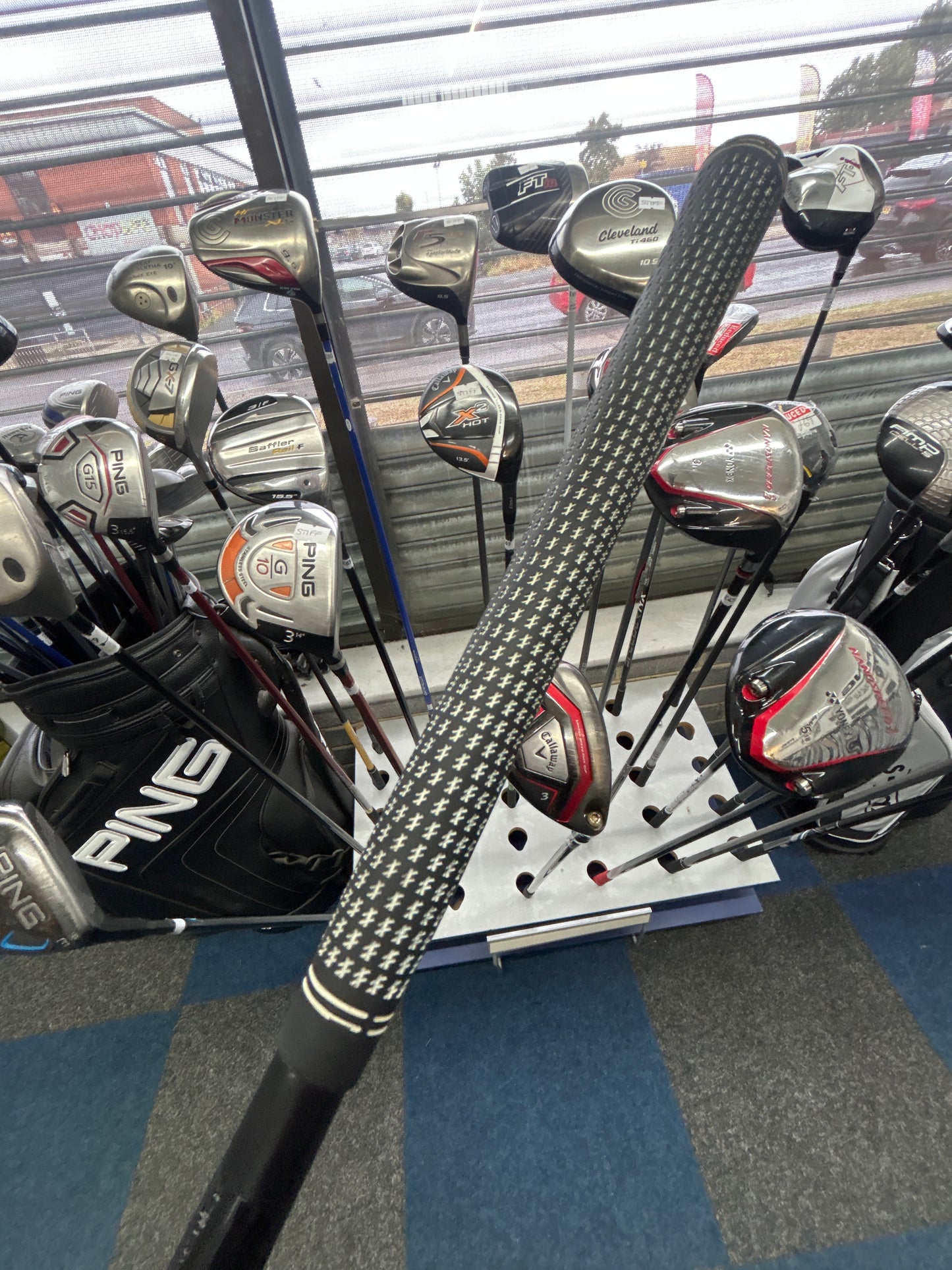 TITLEIST 910 D2 9.5” DEGREE (STIFF FLEX) (Left Handed)