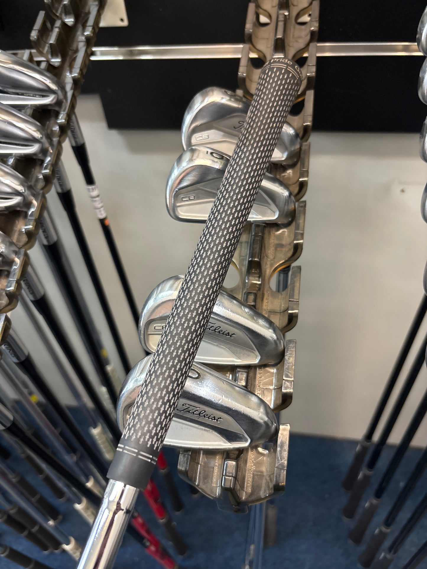 Titleist CB (5-9 REGULAR FLEX)