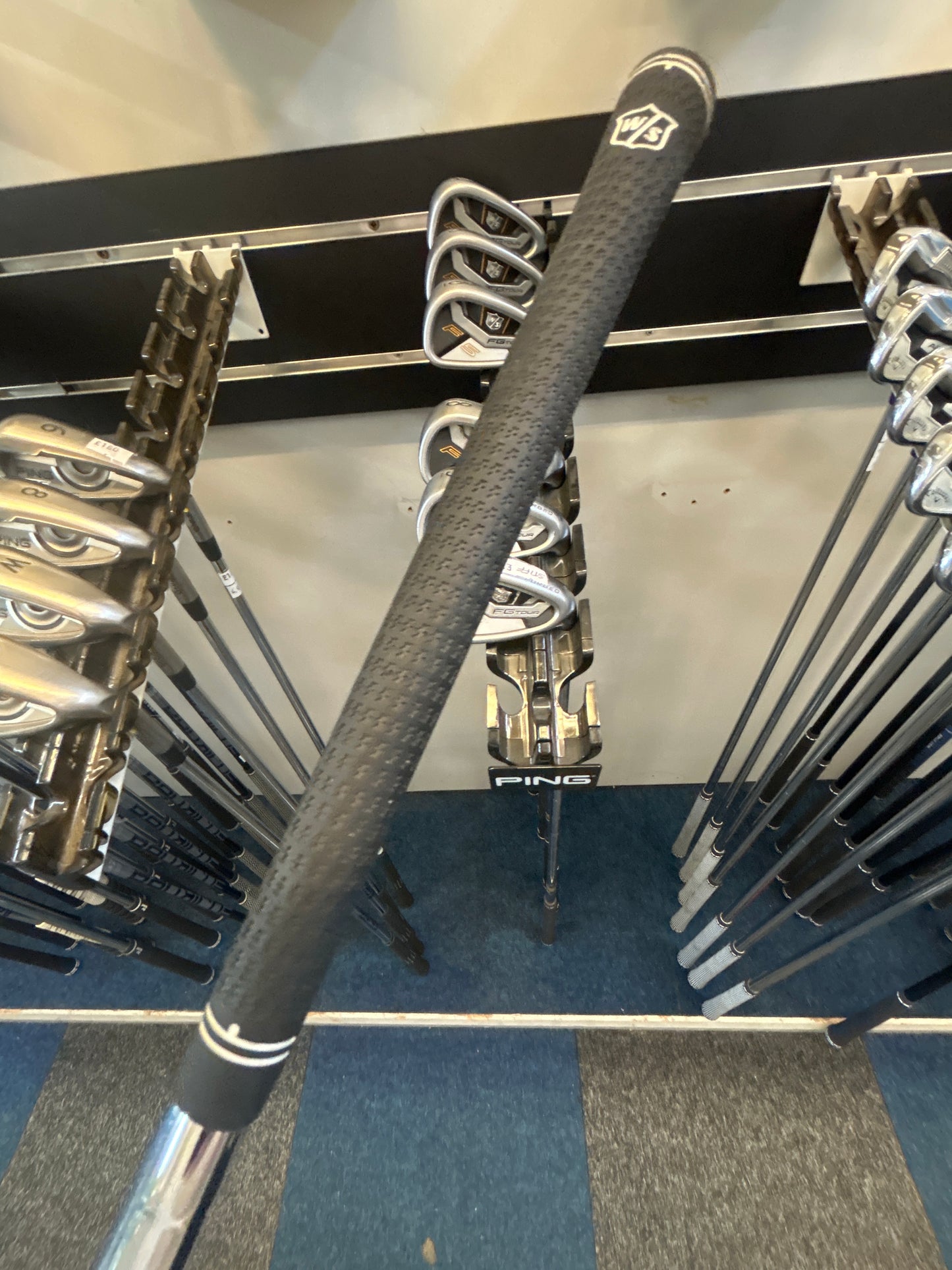 Wilson Staff F5 FG TOUR (4-PW) (STIFF FLEX)