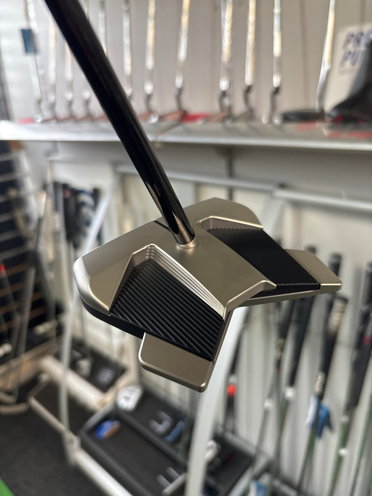 Scotty Cameron OC Phantom 11A (UNWANTED GIFT) (35”)