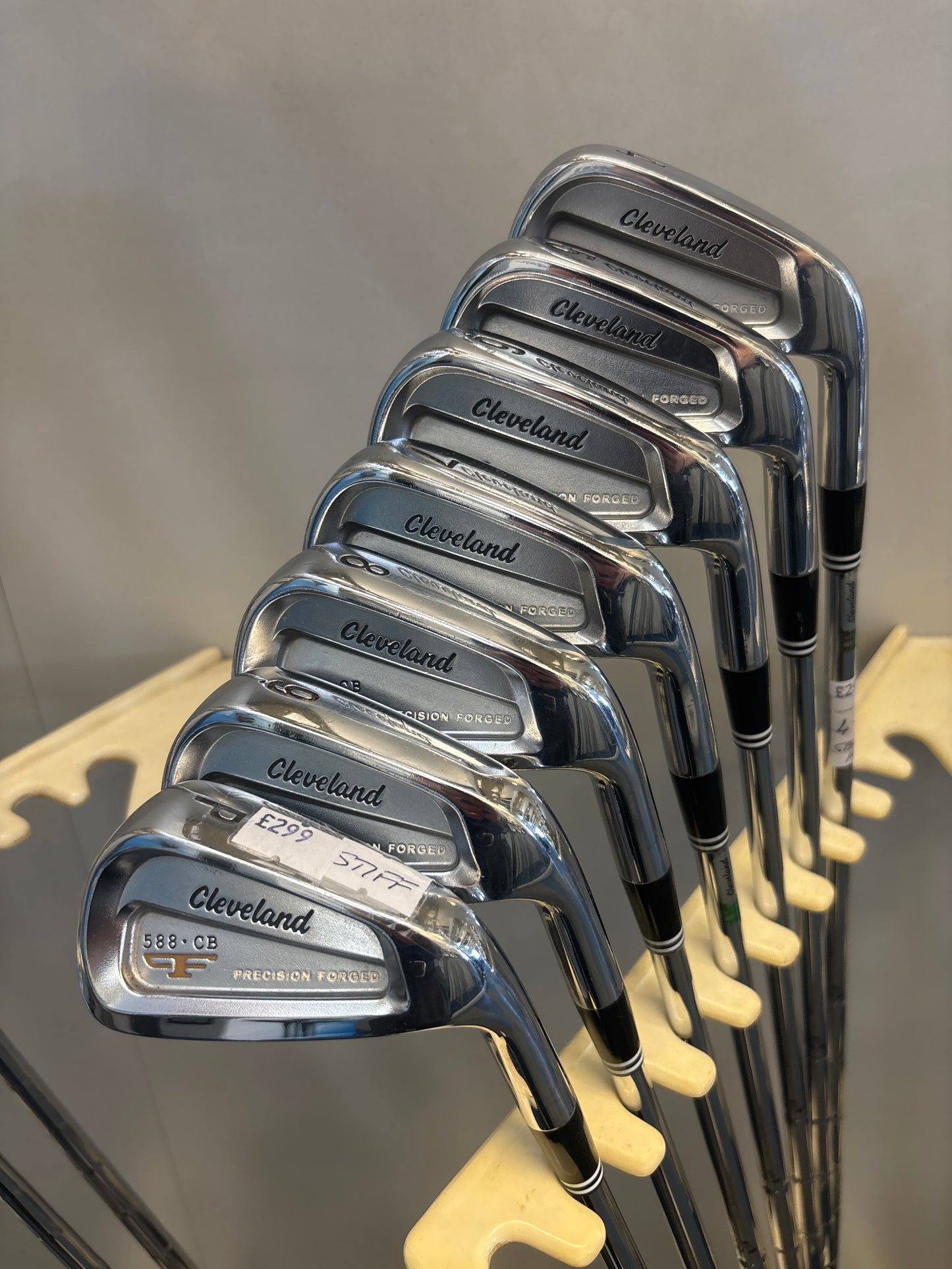 Cleveland CF 588-CB (4-PW) STIFF FLEX