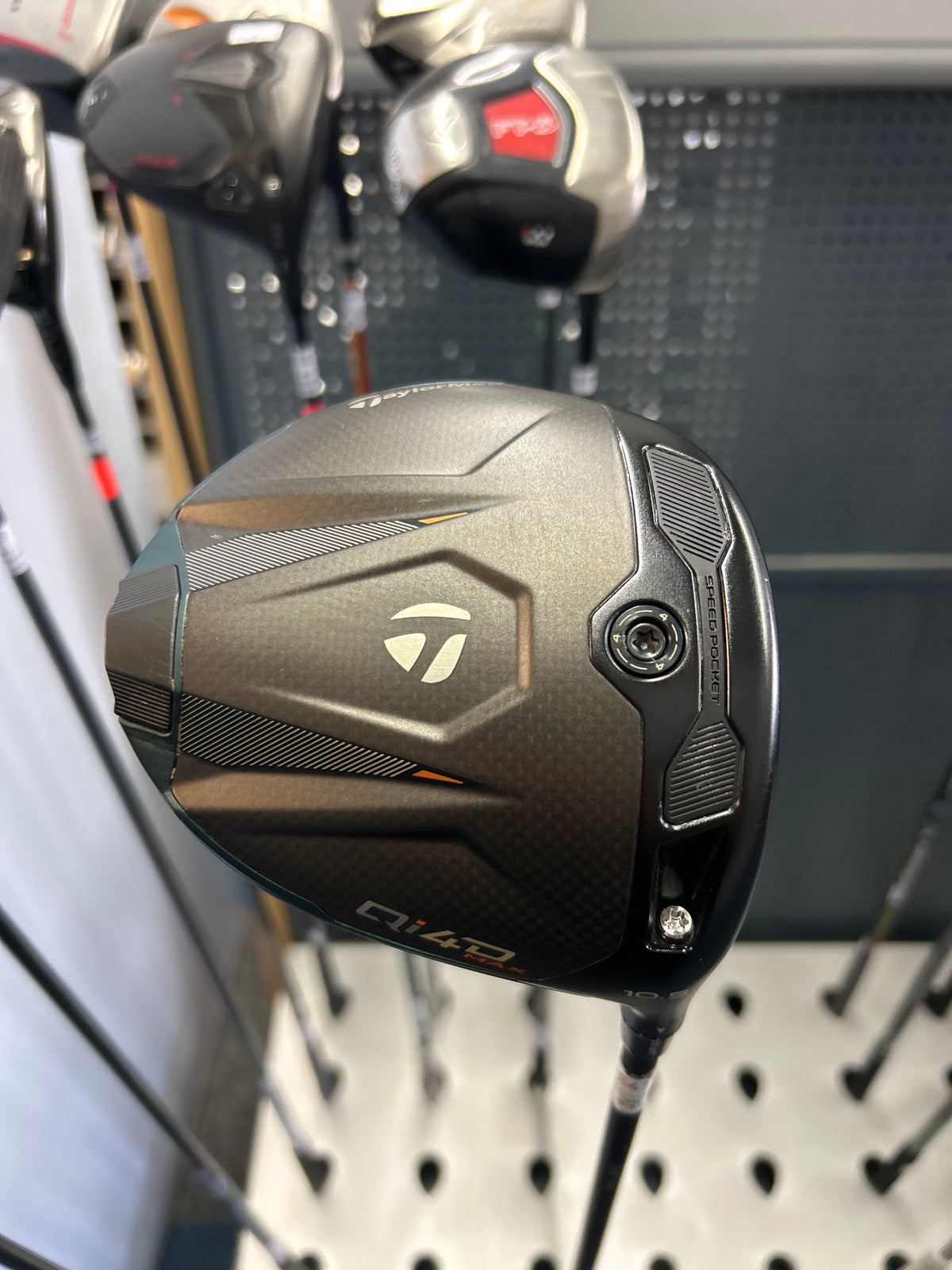 Taylormade QI4D MAX 10.5 DEGREE (REGULAR FLEX) (Available in store Only or Please Call 0113 2485851)