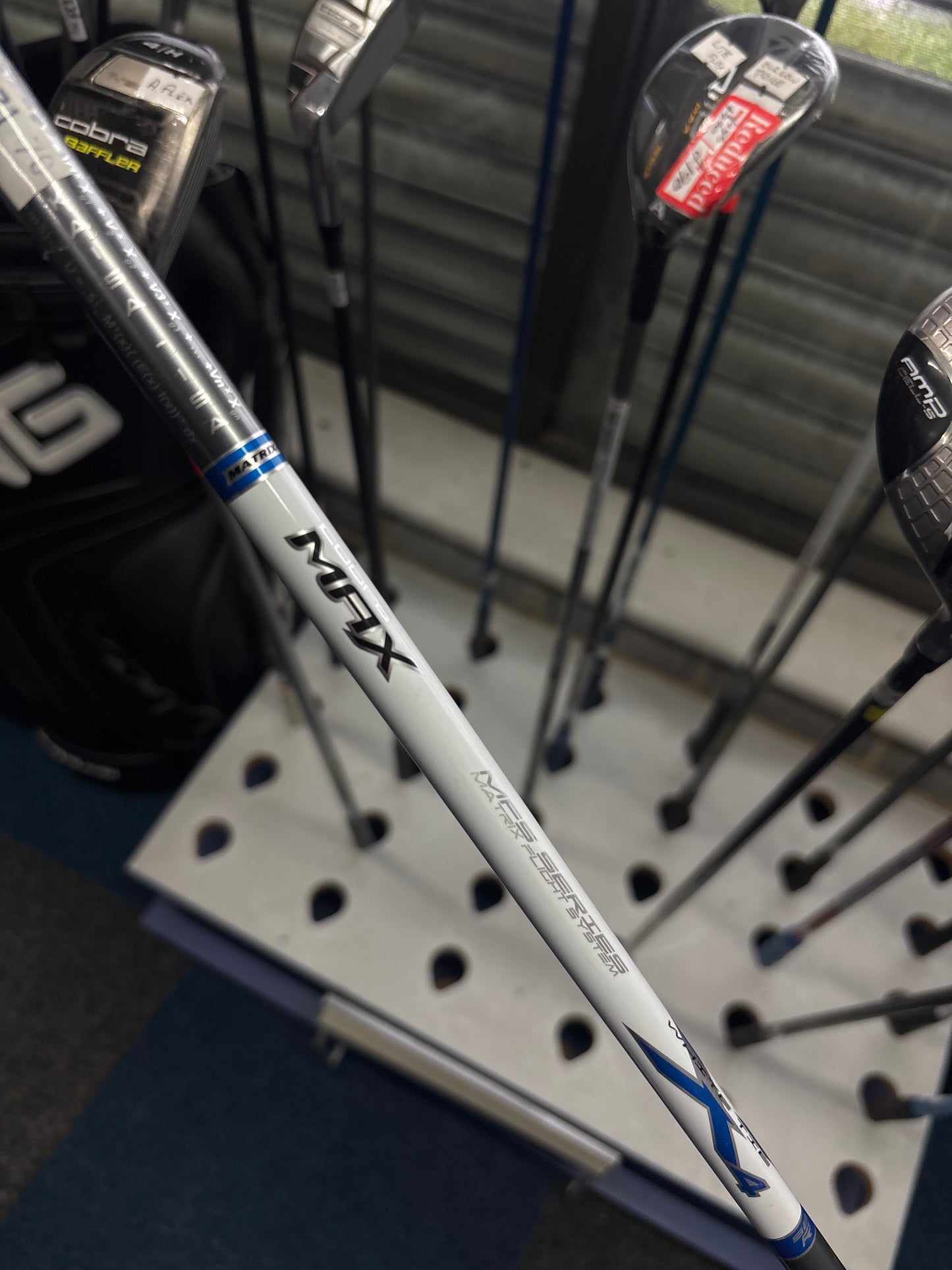 Cobra Max 4 Hybrid 22 Degree (Regular FLEX)