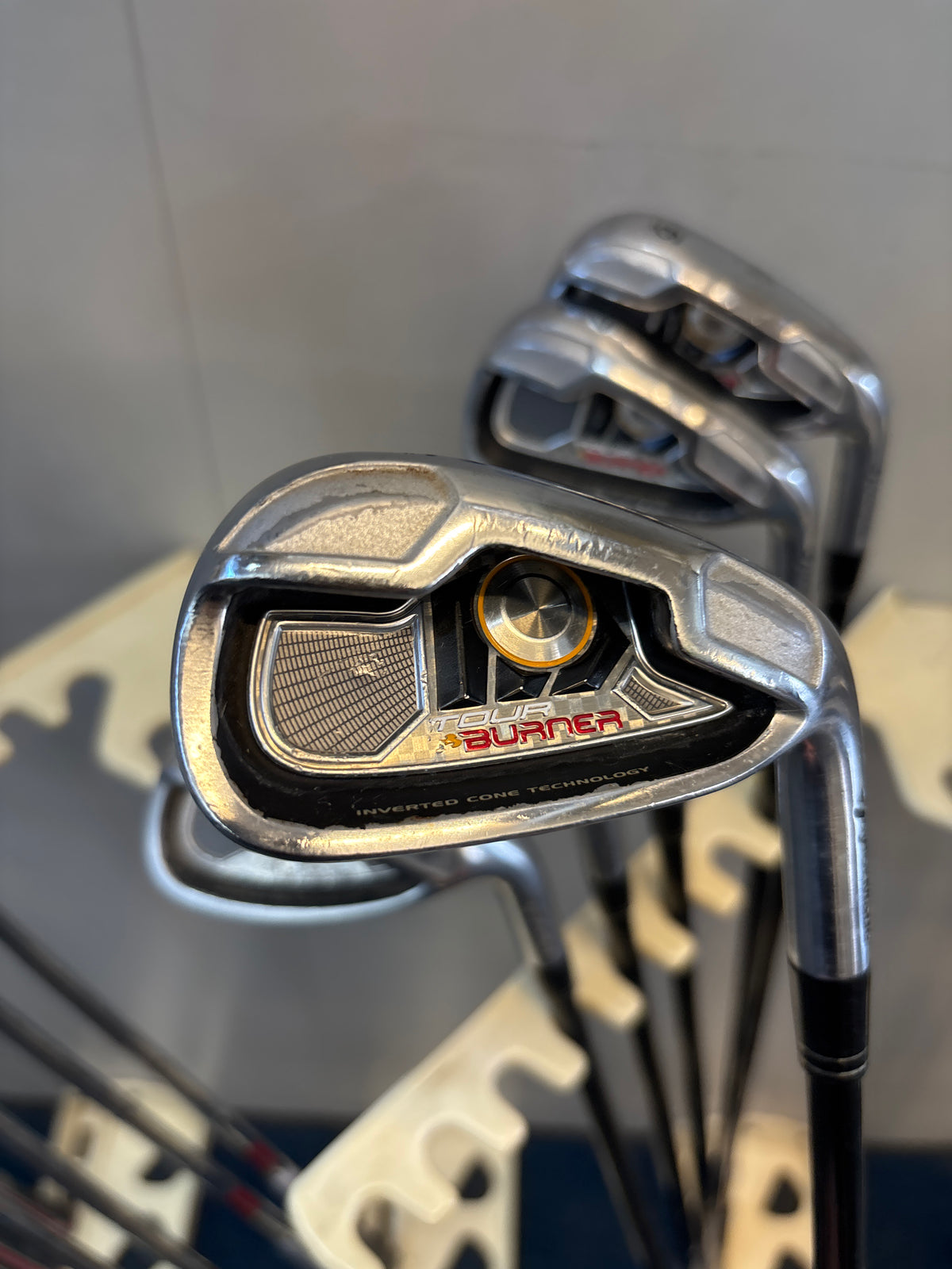 Taylormade Tour Burner (6-PW+SW) (Regular Graphite Flex)
