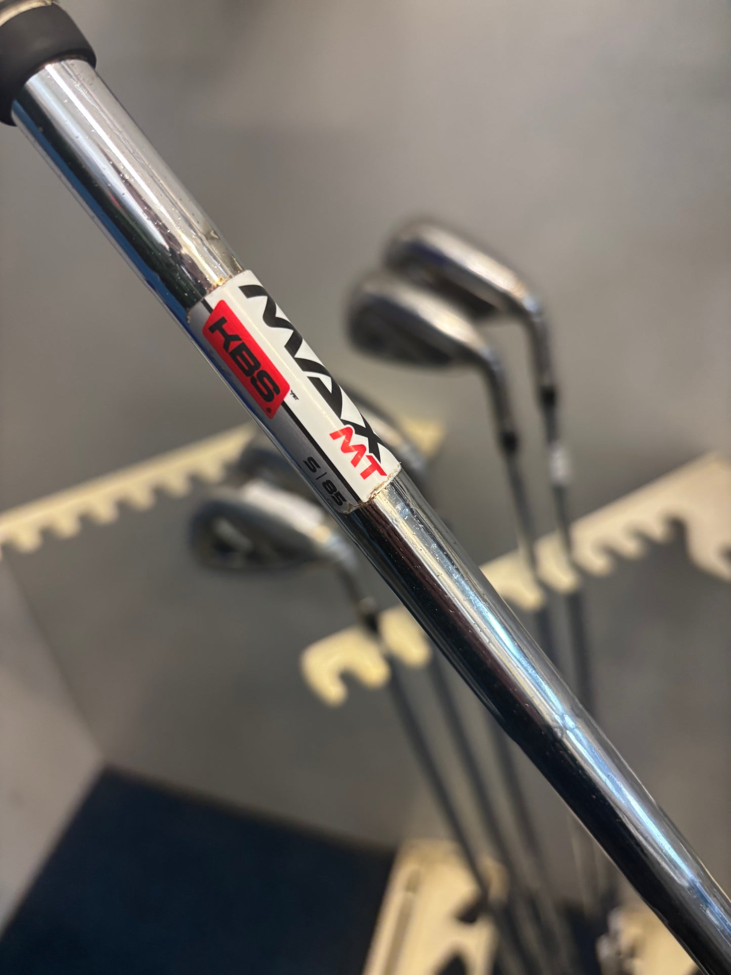 Taylormade SIM2 MAX (5-PW) (STIFF FLEX)