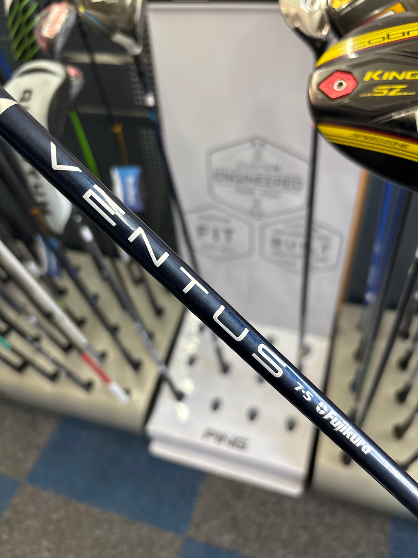 Taylormade SIM 2 MAX 4 Hybrid (STIFF FLEX)