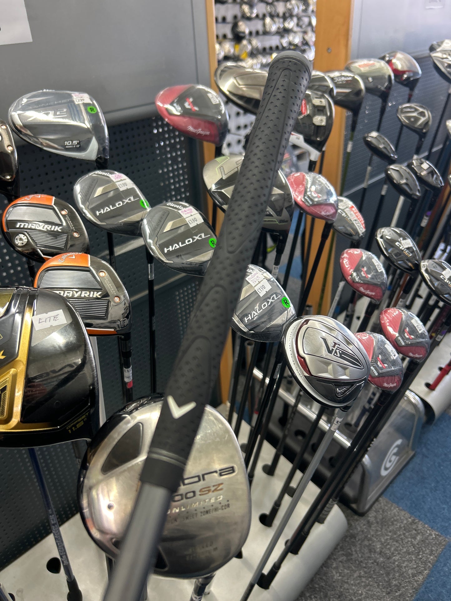 CALLAWAY PARADYM 3 HYBIRD (21* REGULAR FLEX)