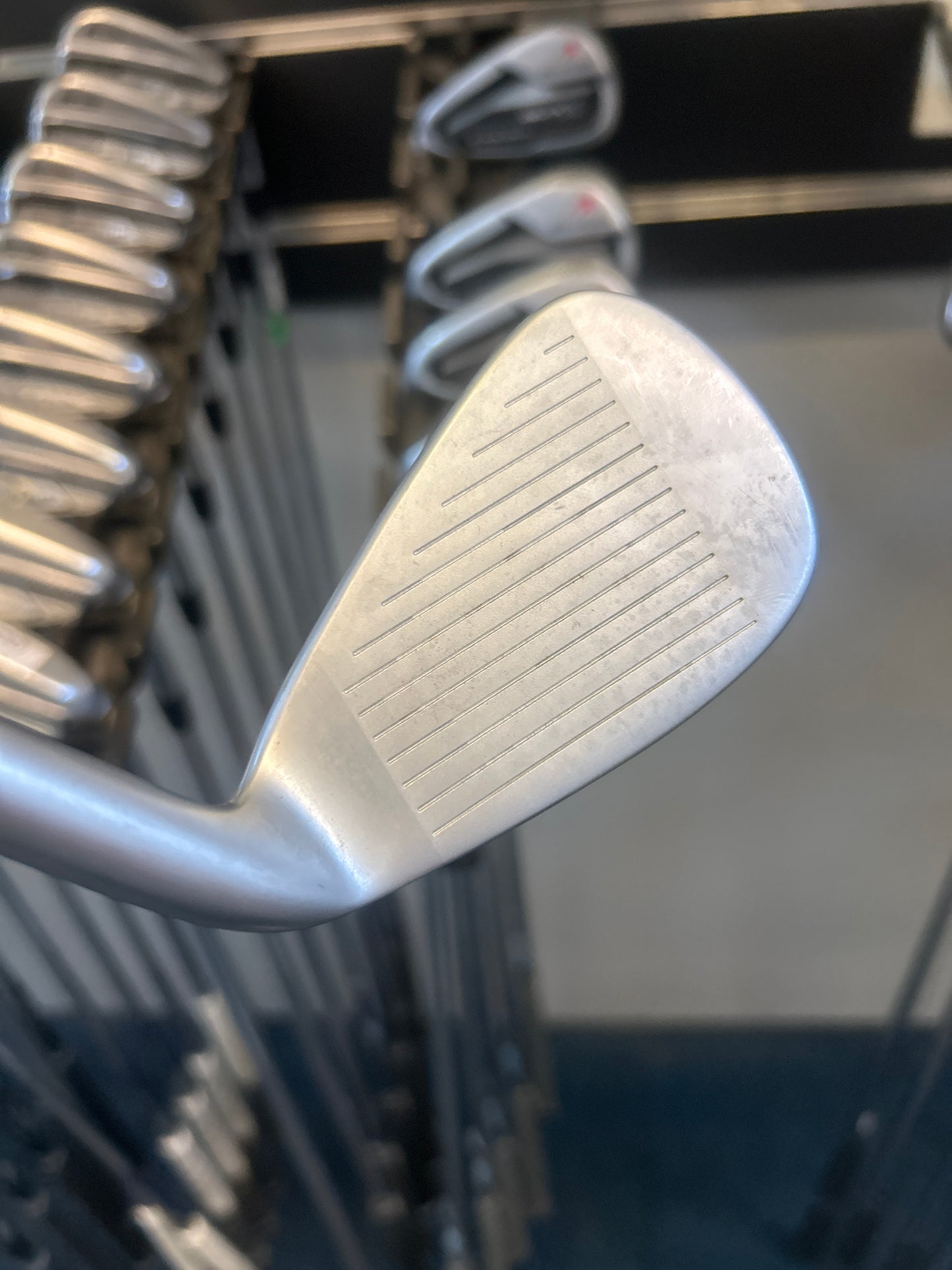 BENROSS DELTA X 239 (REGULAR FLEX) (6-SW) (LEFT HANDED)
