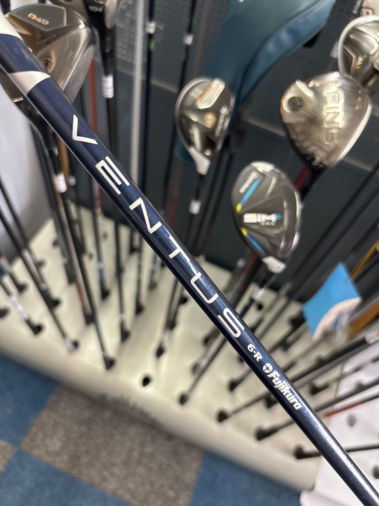 Taylormade SIM 2 Max/ 4 HYBIRD 22 DEGREE (REGULAR FLEX)