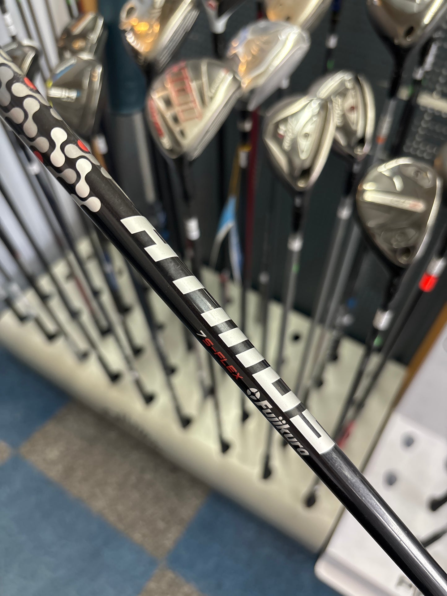 Taylormade M6 4 HYBRID 22 DEGREE (STIFF FLEX)