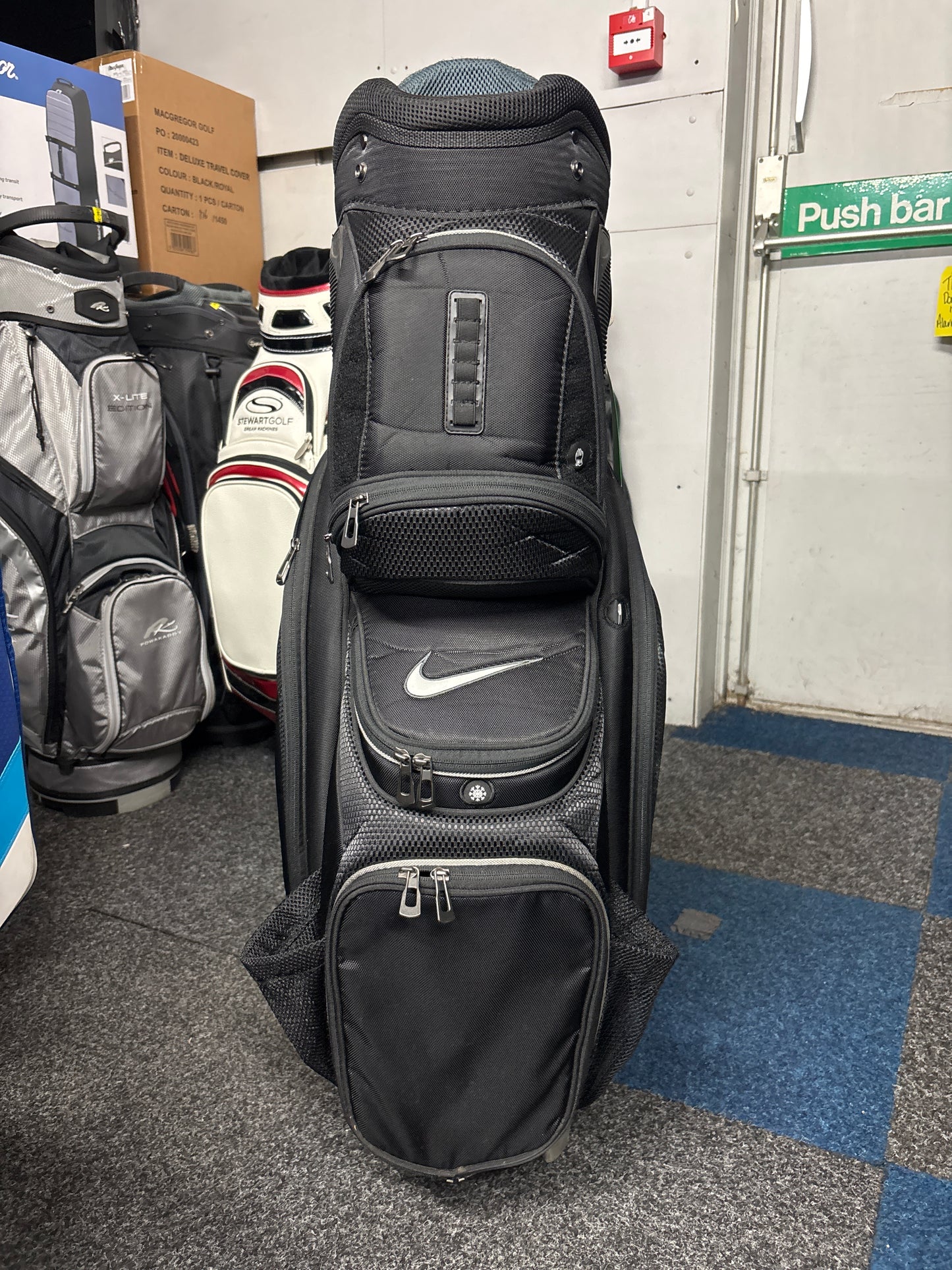 NIKE DIVIDER CART BAG (BLACK/WHITE)