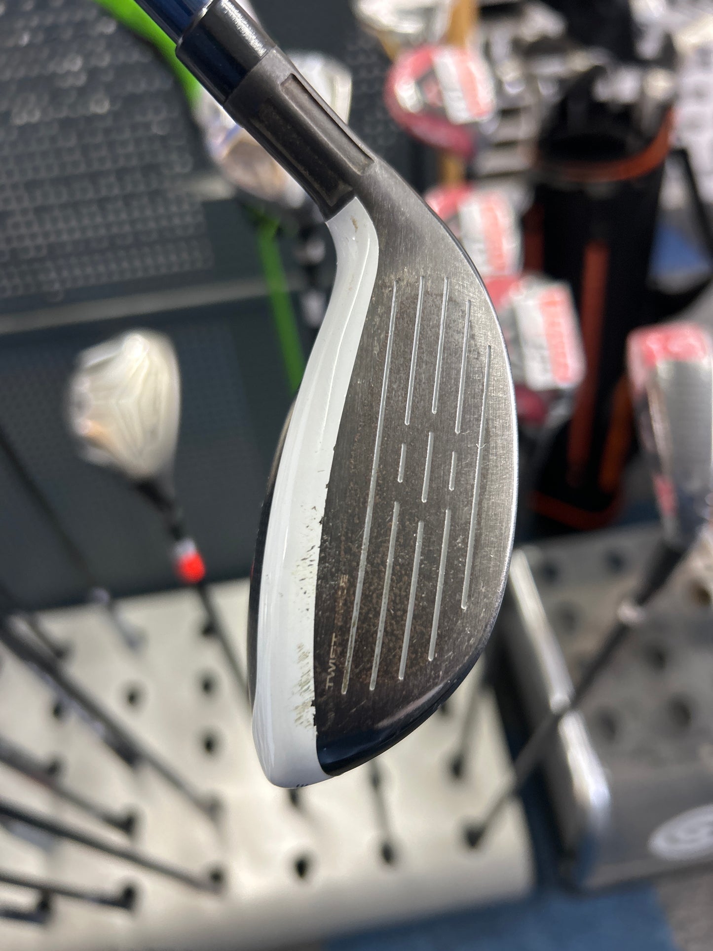 TaylorMade SIM 2 MAX 19 DEGREE 3 HYBRID (REGULAR FLEX)