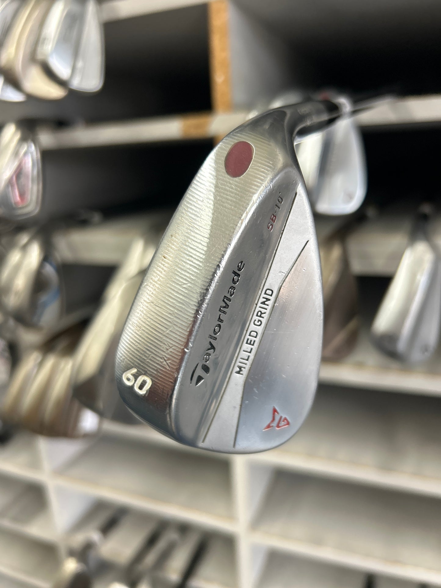 TAYLORMADE MILLED GRIND 60 Wedge (10 DEGREES OF BOUNCE)