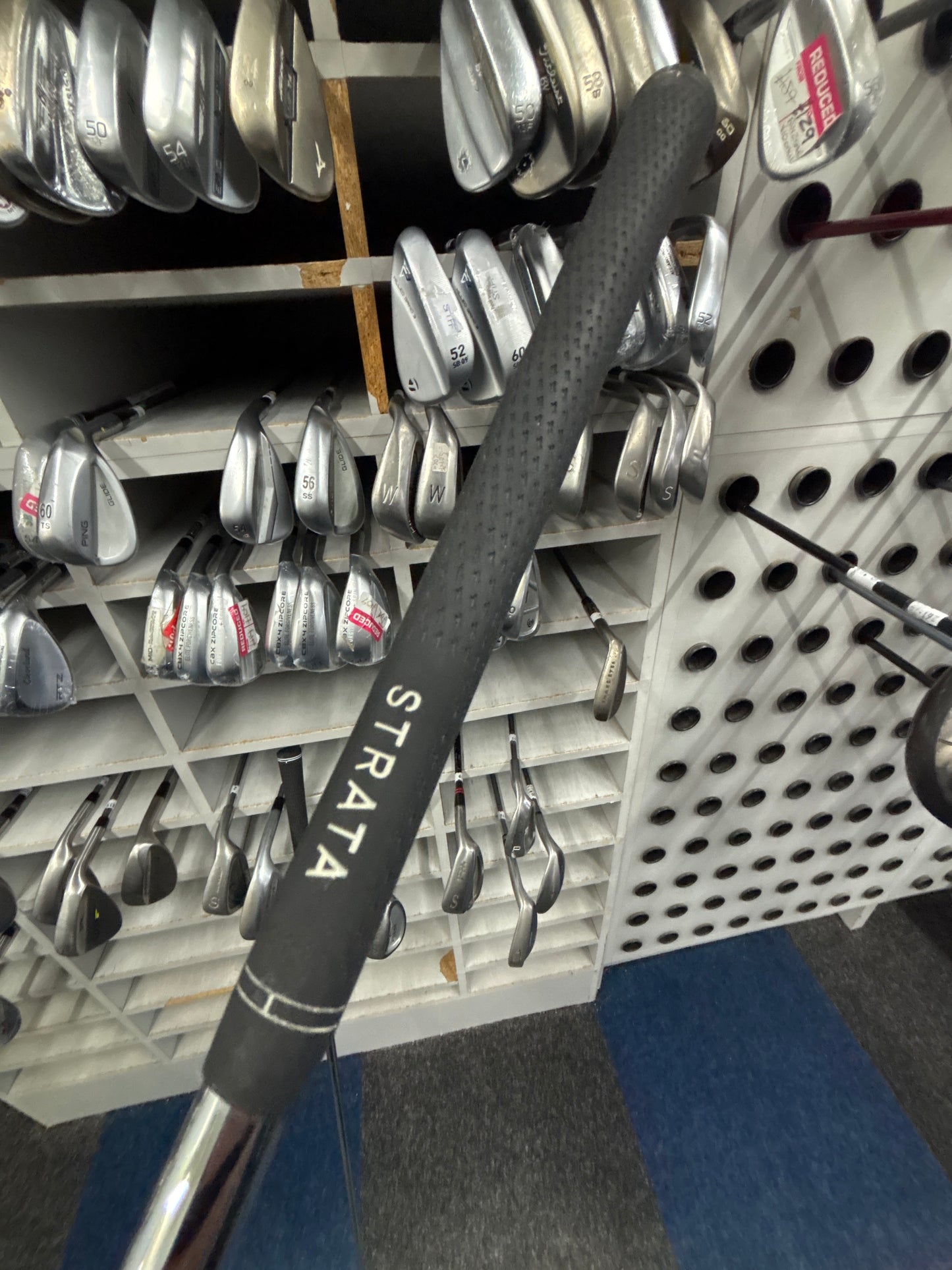 Strata Tour 9 Iron (Regular Flex)