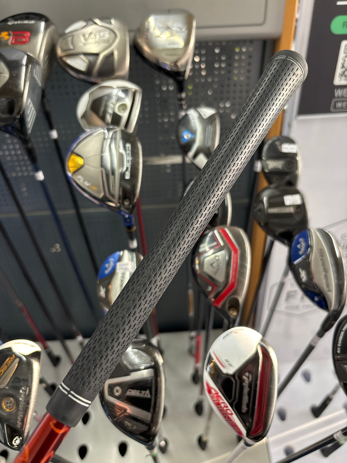 TITLEIST 915F 17 Degree Wood (Regular Flex)