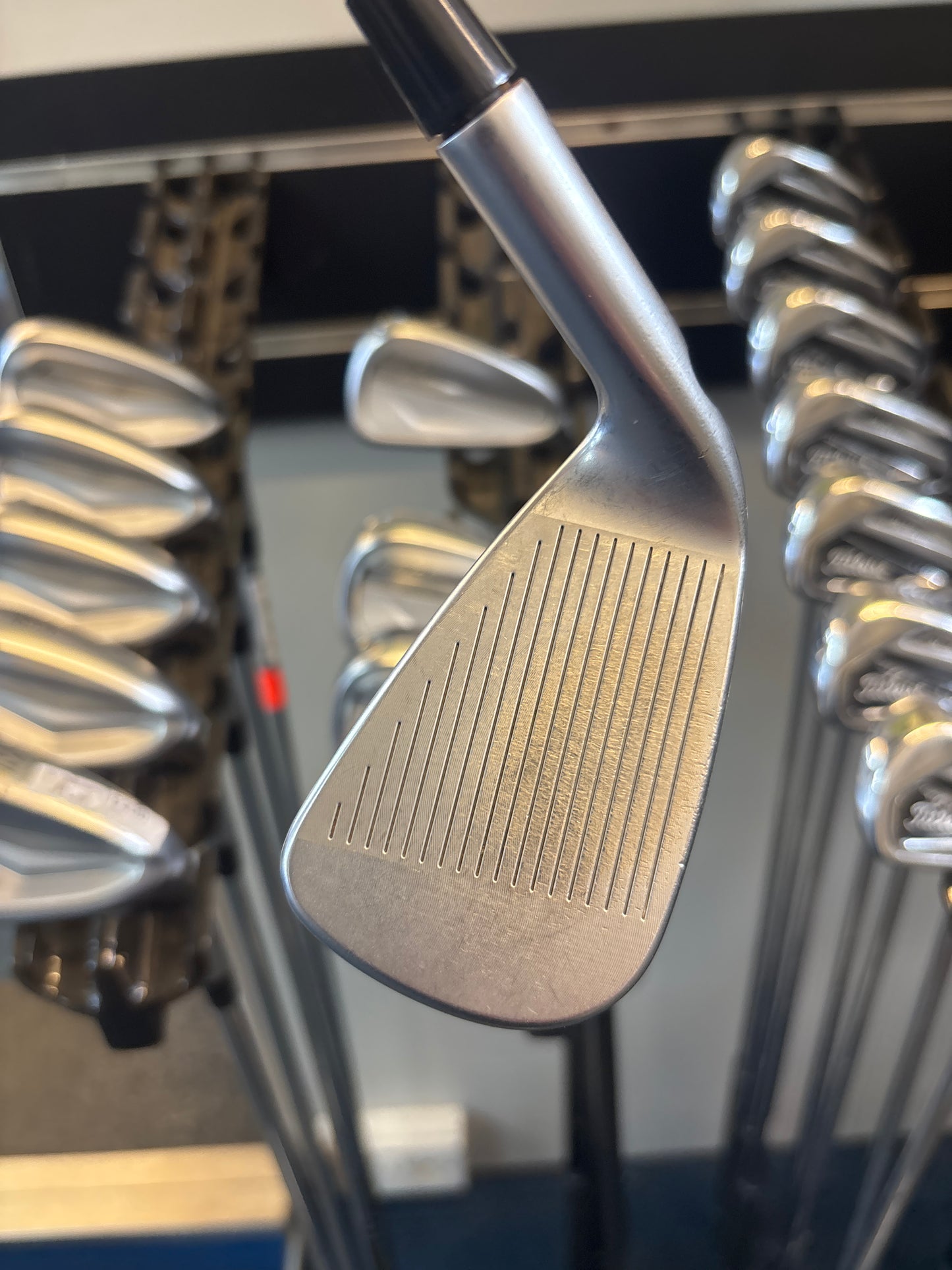 PING I230 (6-PW) (REGULAR GRAPHITE FLEX)