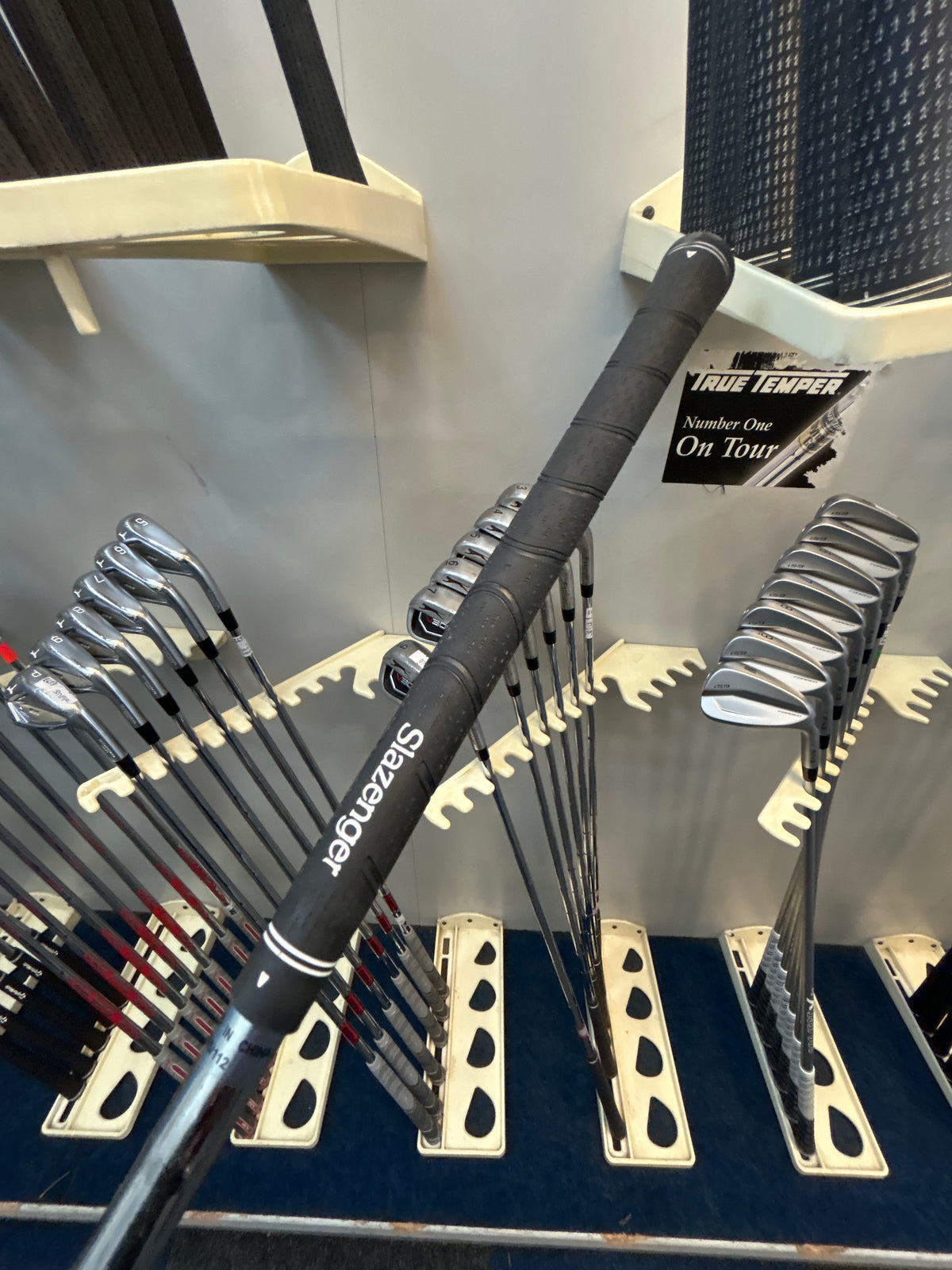 Slazenger V300 (3-9) (Regular Flex)