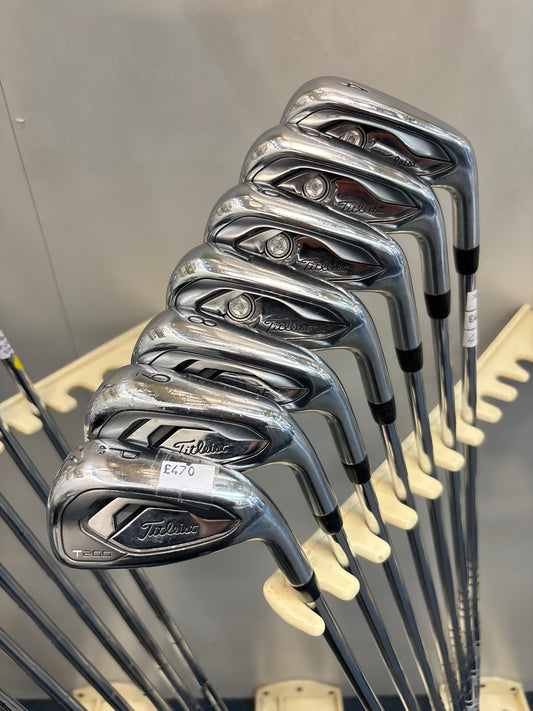 Titleist T200 (2019) (4-PW REGULAR FLEX) (NEW GRIPS)