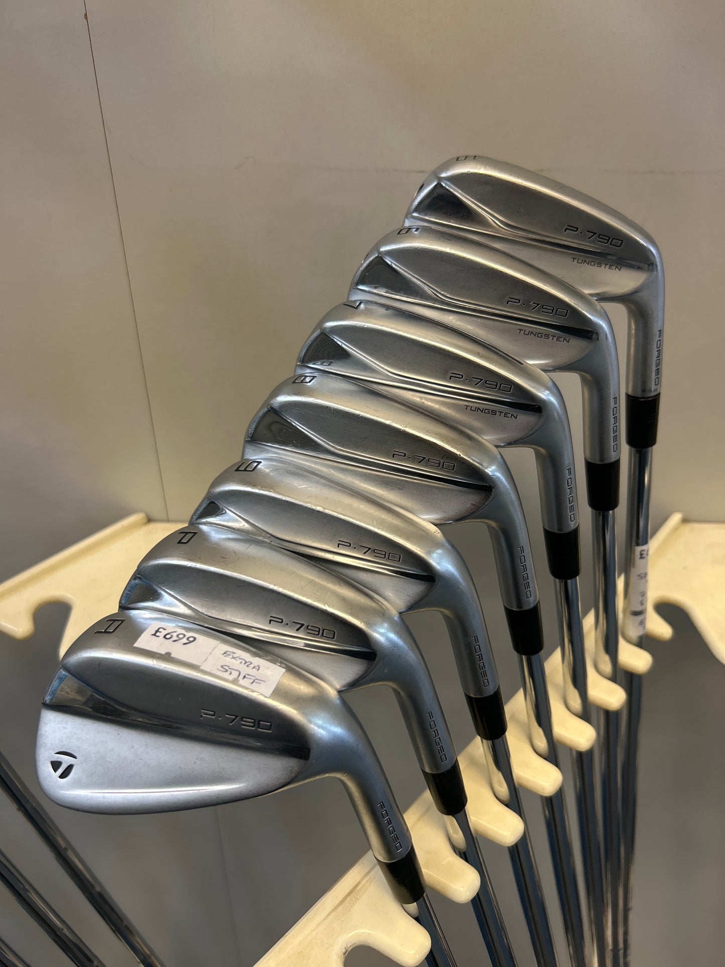TaylorMade P790 5-PW+AW (EXTRA STIFF FLEX)