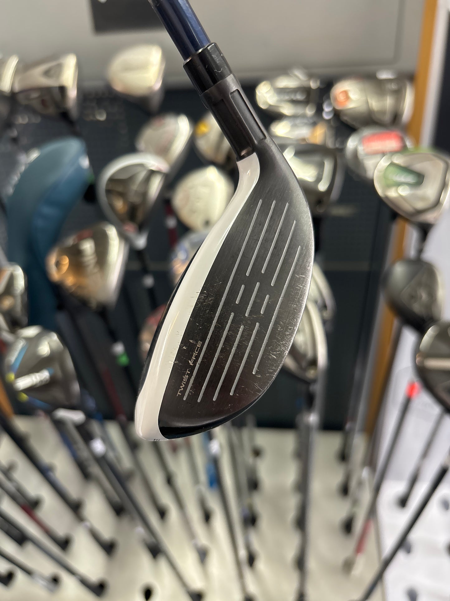 Taylormade SIM 2 Max/ 4 HYBIRD 22 DEGREE (REGULAR FLEX)