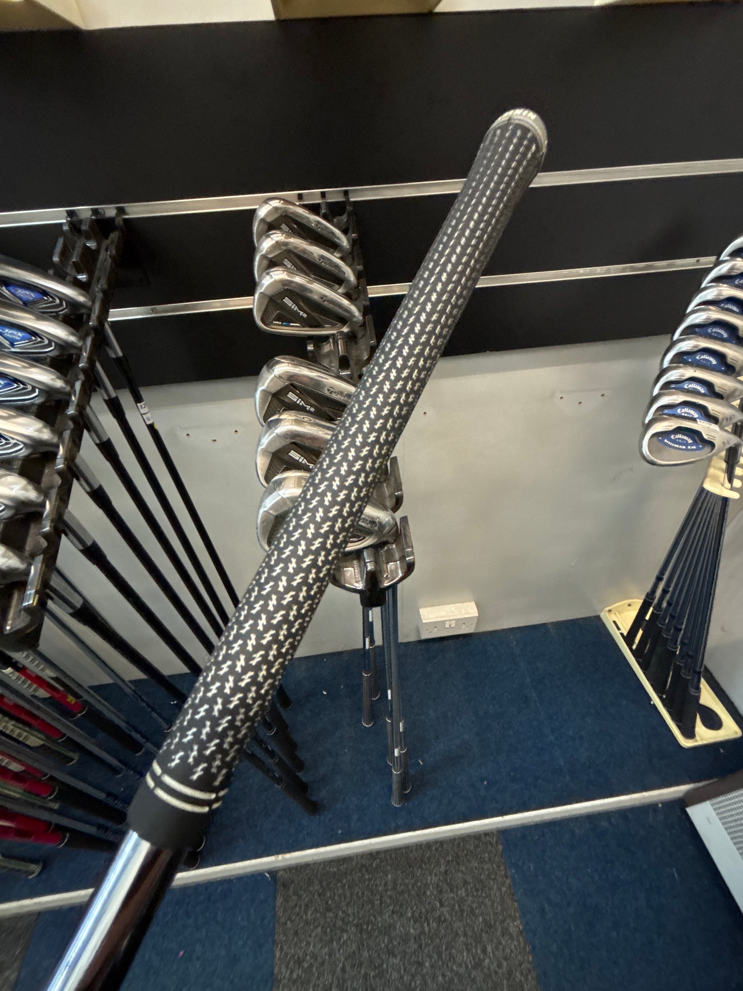 Taylormade SIM2 MAX (4-PW) (Regular FLEX)