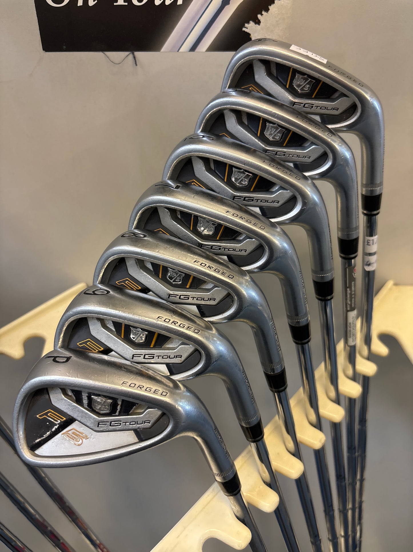 Wilson Staff FG TOUR F5 FORGED (4-PW) (STIFF FLEX)