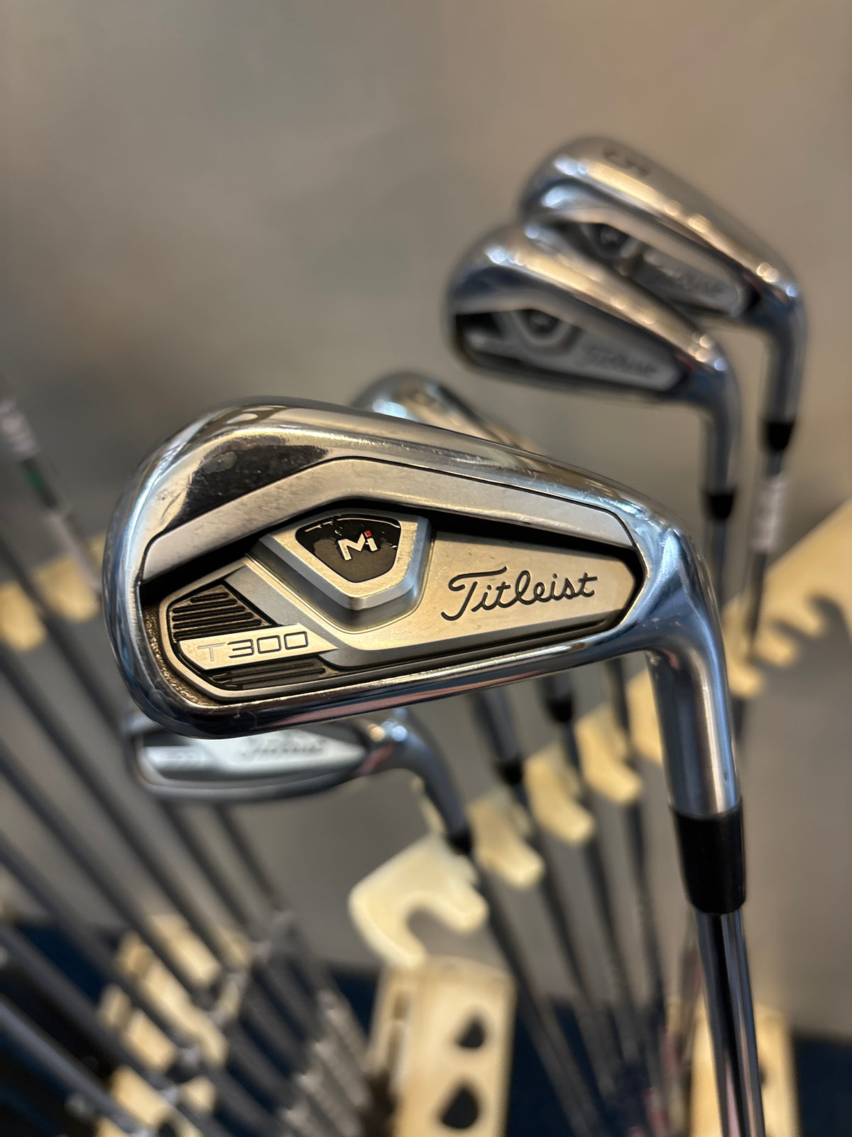TITLEIST T300 (5-PW+GAP) (STIFF FLEX)