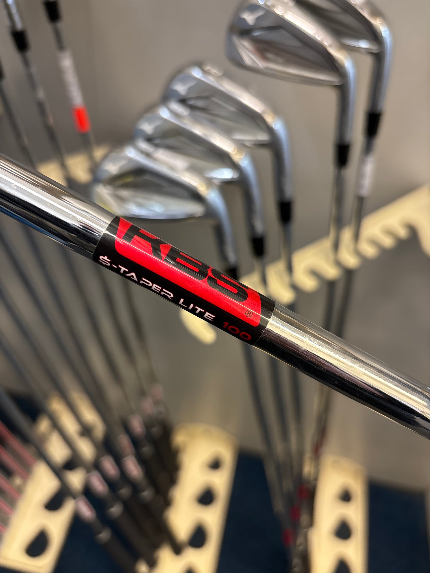 Mizuno JPX923 GRAIN FLOW FORGED (5-PW) (STIFF FLEX, 1 Inch Longer)