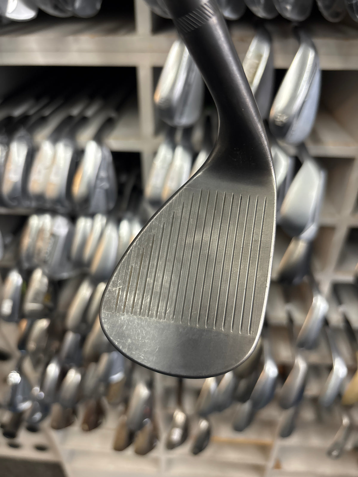 TITLEIST VOKEY SM10 56 DEGREE (12 Degree Of Bounce) (EXTRA STIFF)