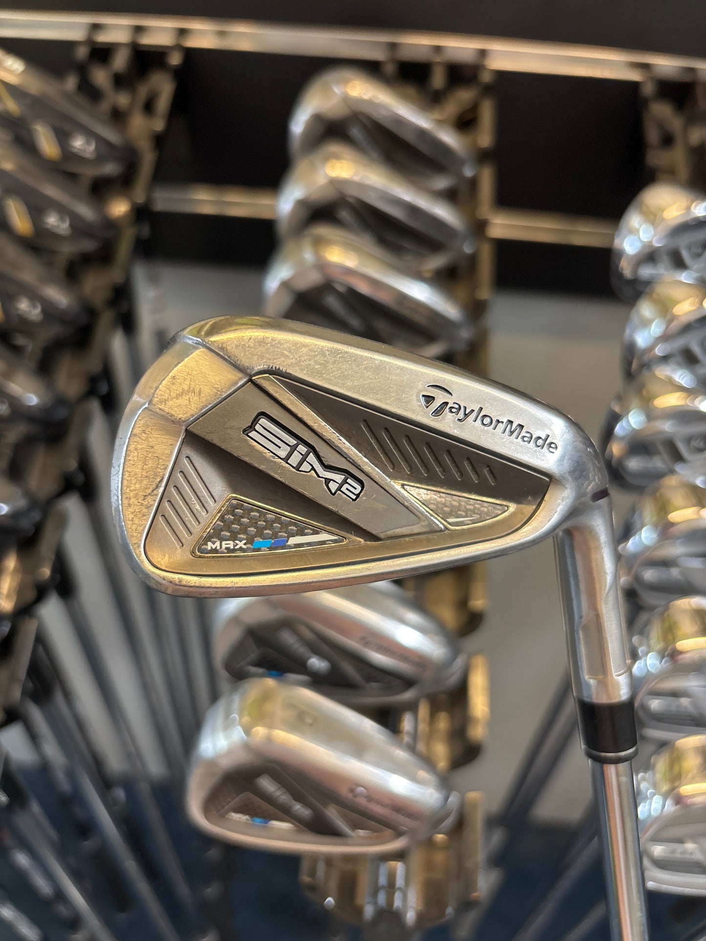 TaylorMade SIM2 MAX  (4-PW) (REGULAR FLEX)