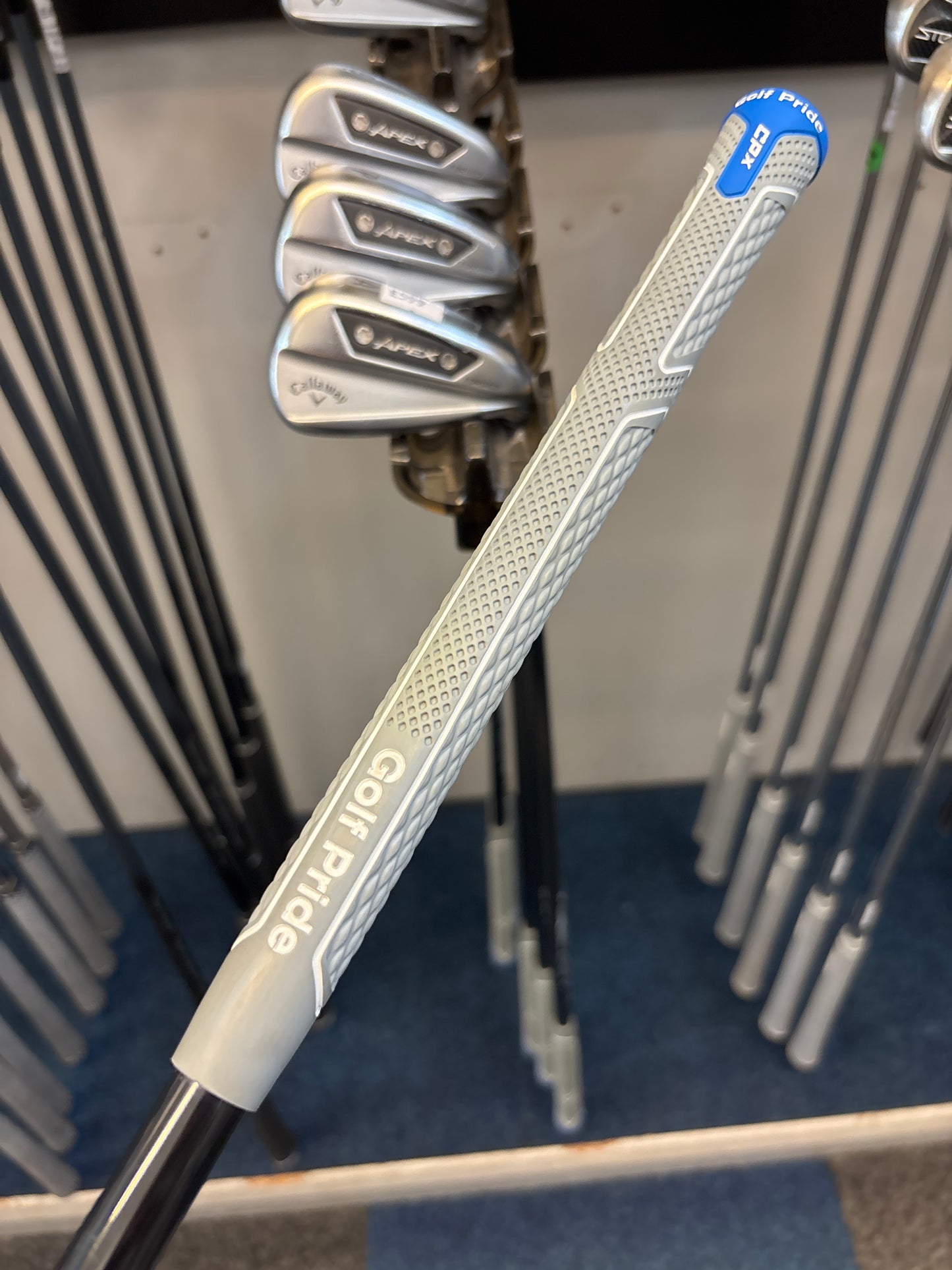 CALLAWAY APEX AI200 FORGED (6-PW +AW) (REGULAR GRAPHITE FLEX)