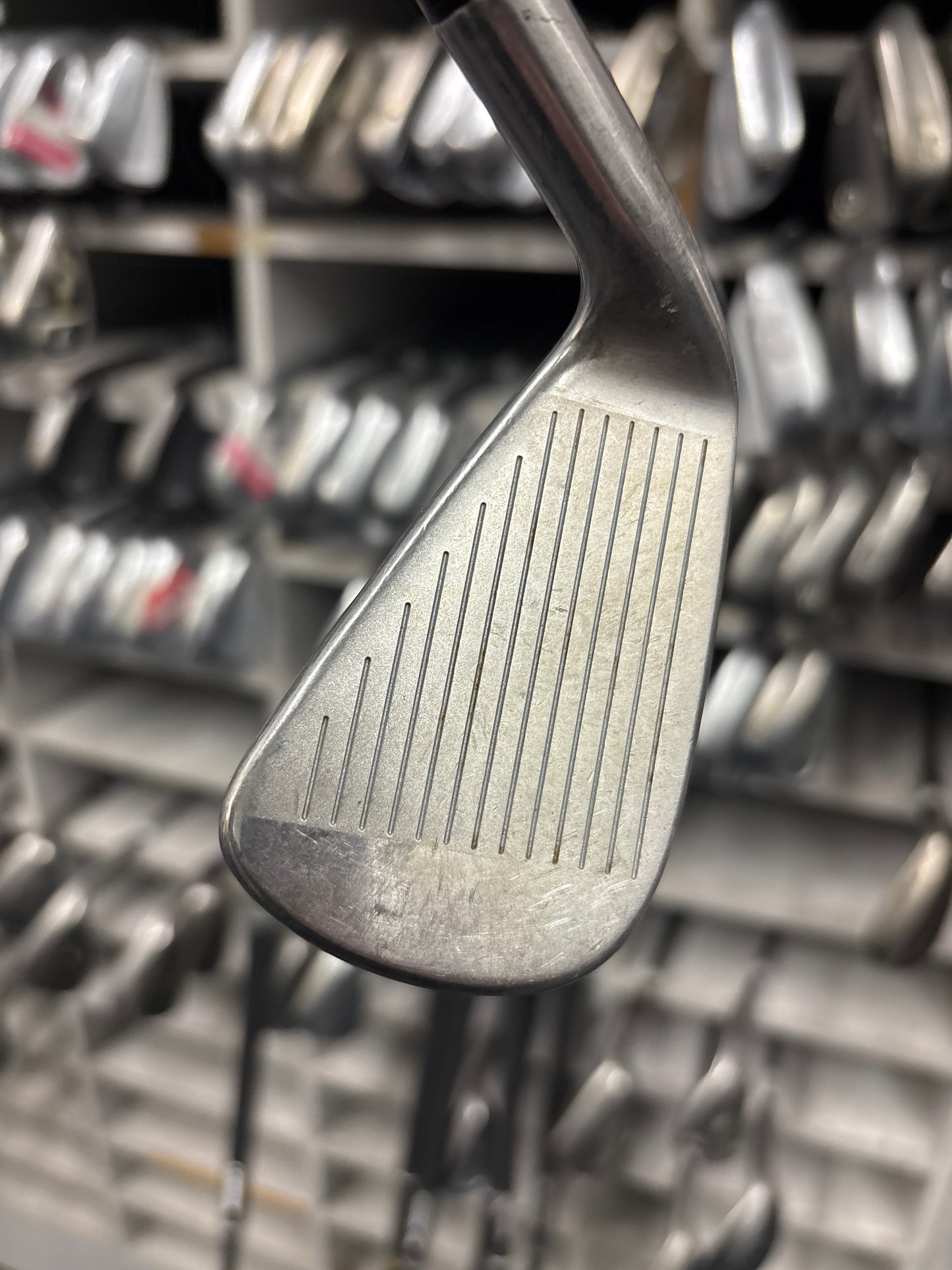 TAYLORMADE 320 6 Iron (Regular Graphite Flex)