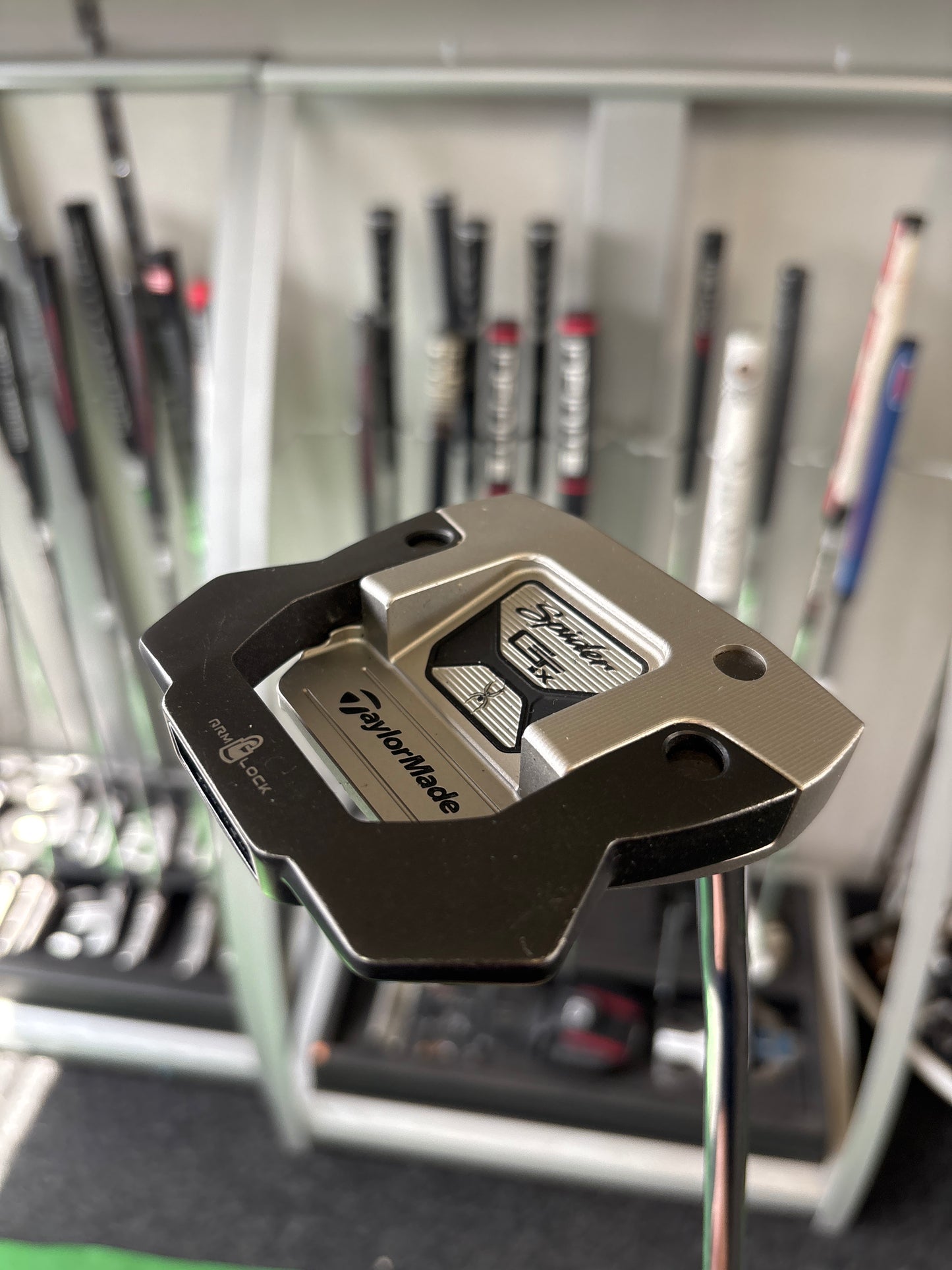 TAYLORMADE SPIDER GTX ARMLOCK (40”)