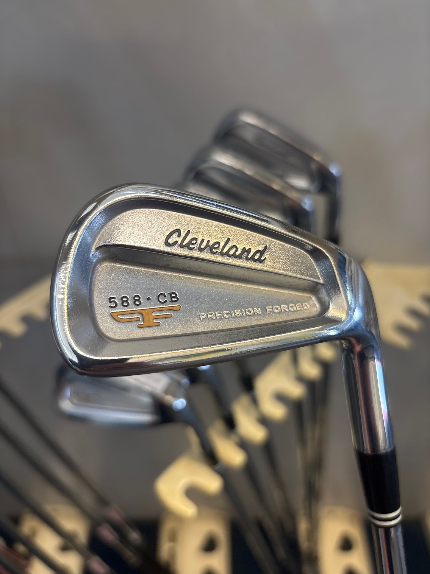 Cleveland CF 588-CB (4-PW) STIFF FLEX