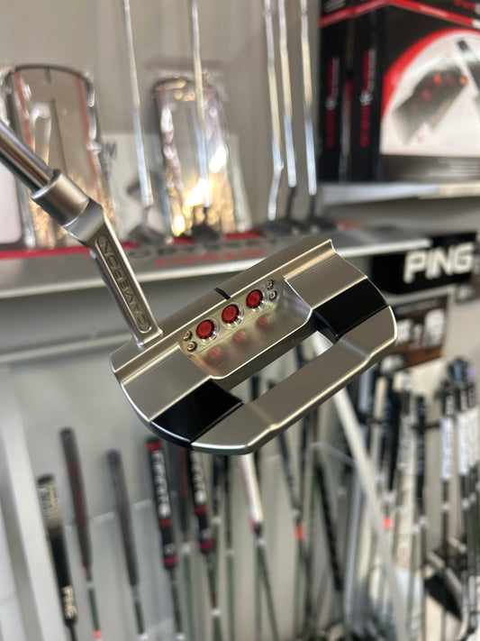 Scotty Cameron Studio Style Fastback 2 (34”)