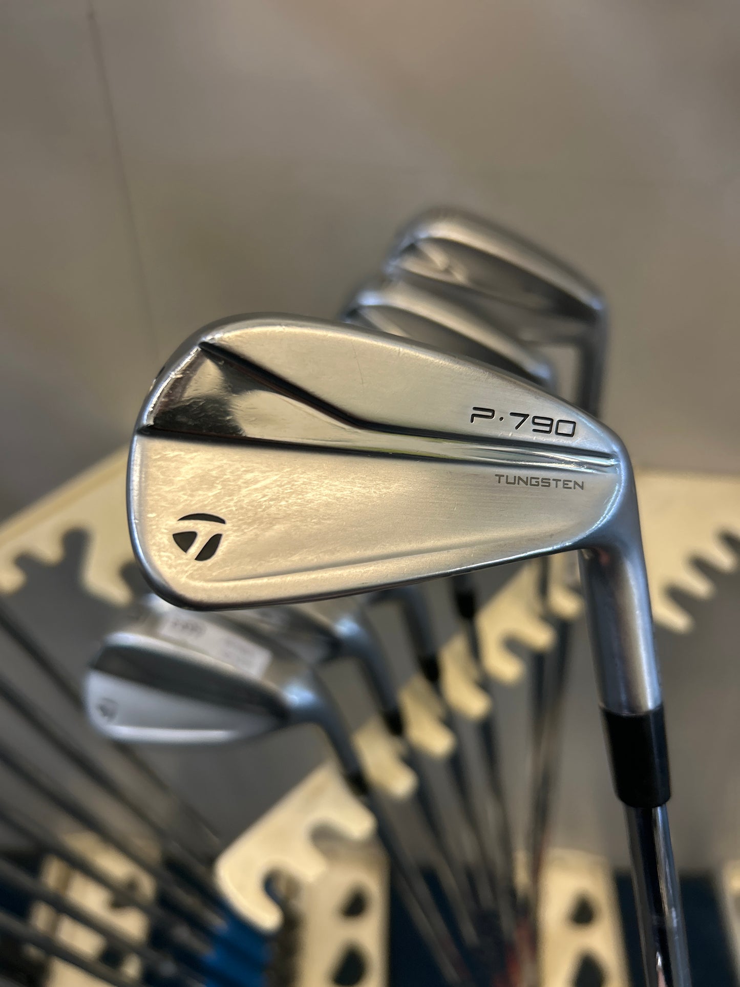 TaylorMade P790 5-PW+AW (EXTRA STIFF FLEX)